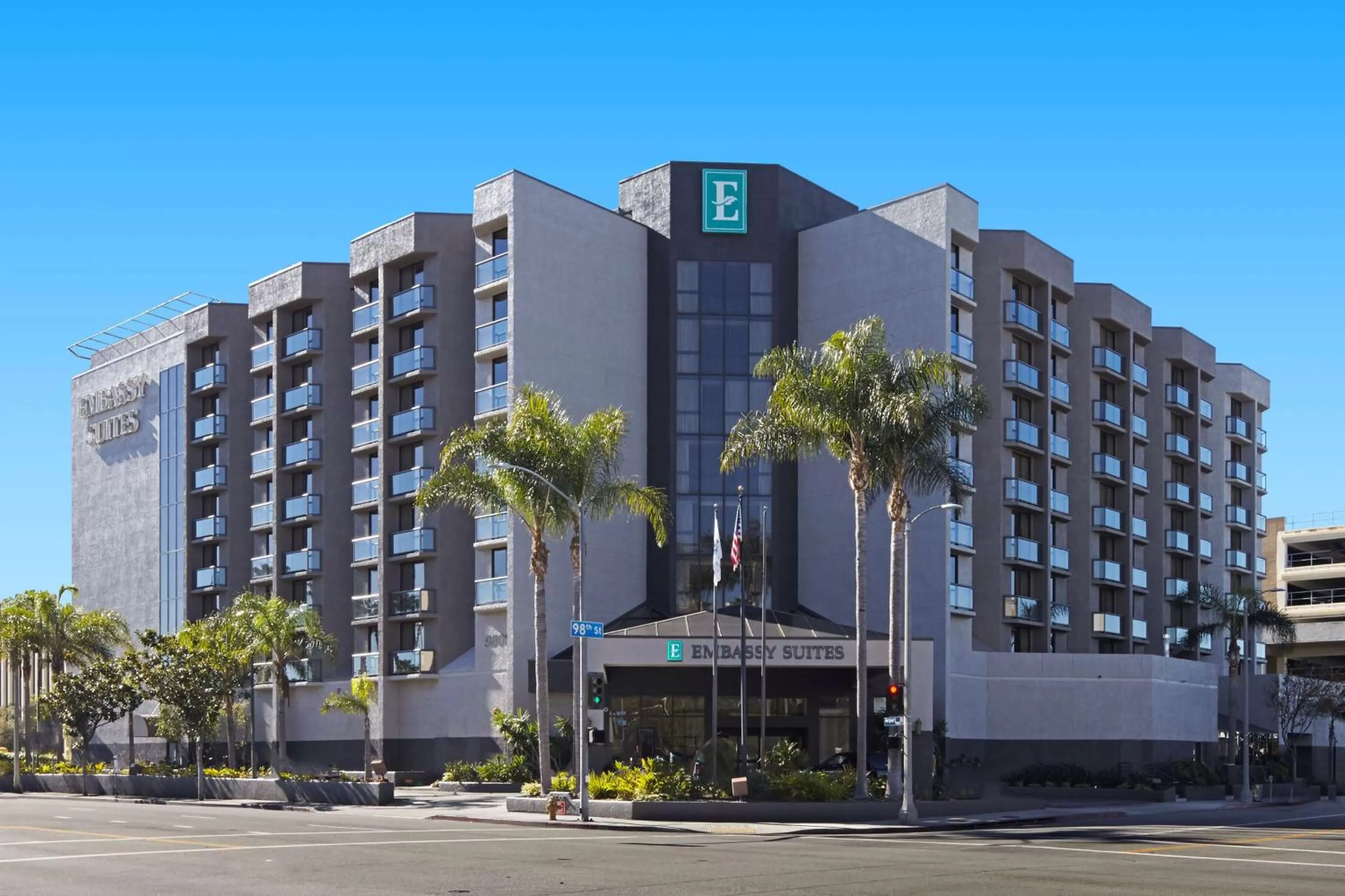Property building in Embassy Suites Los Angeles - International Airport/North