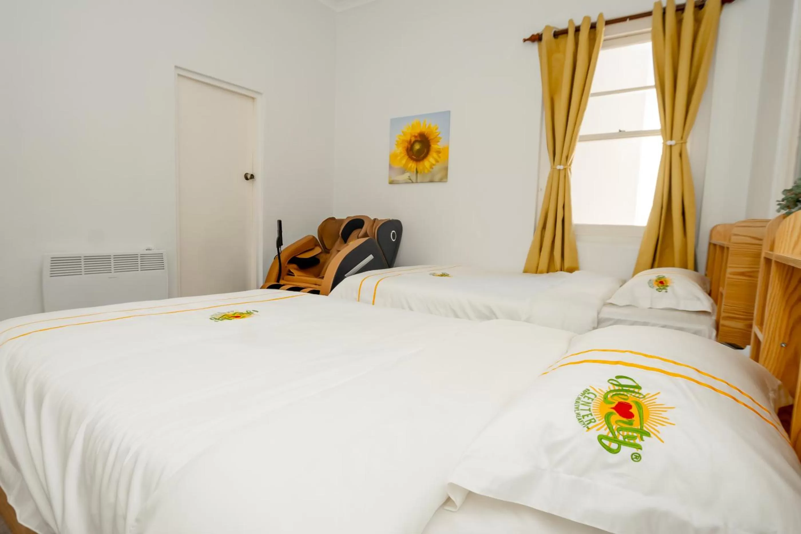 Bed in Hearty Center Motel