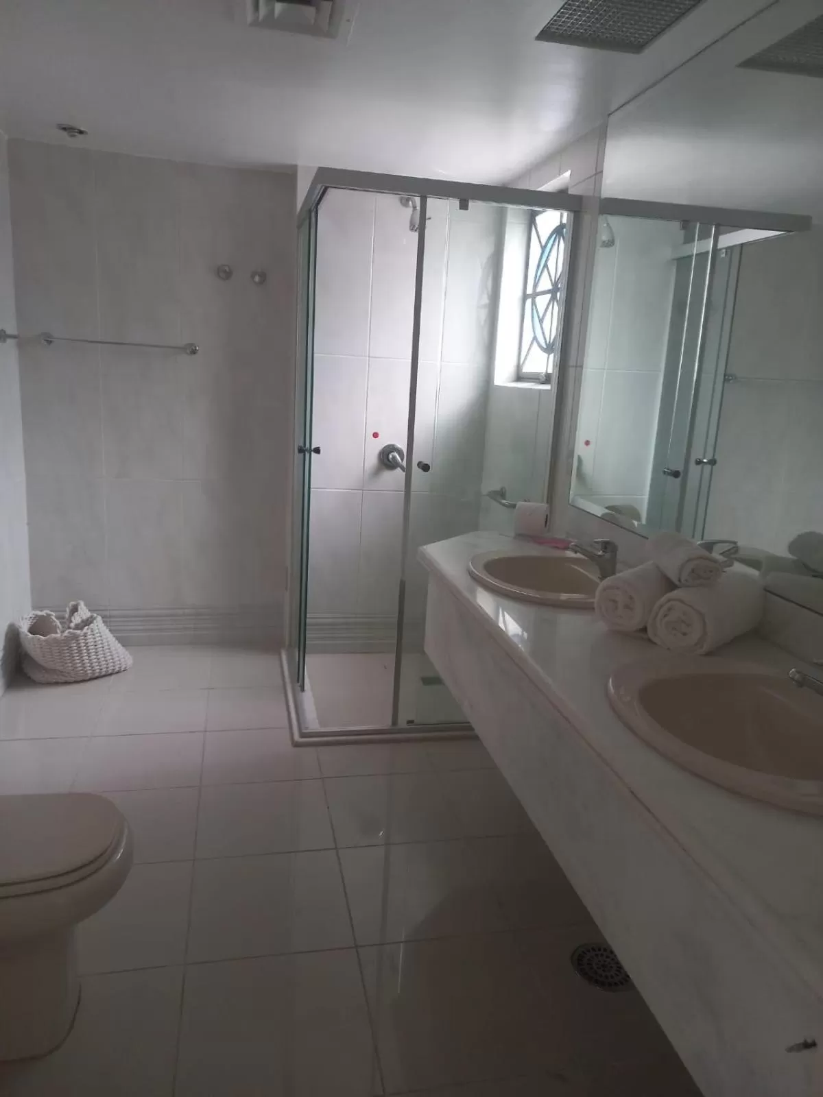 Bathroom in Embaixador Hotel & Centro de Eventos by Fast10