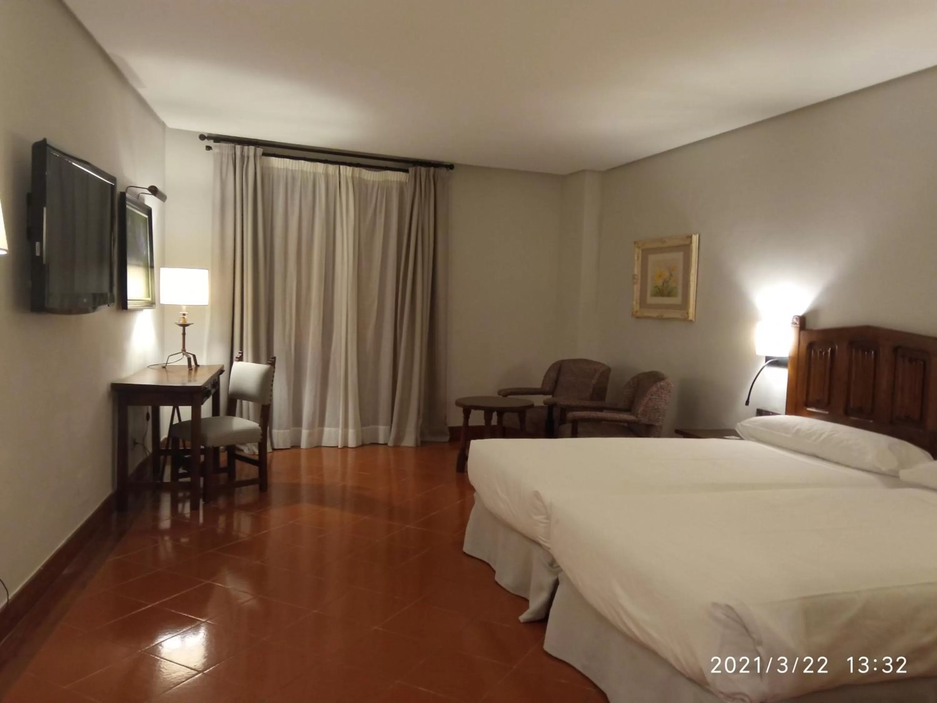 Photo of the whole room, Bed in Parador de Santo Domingo de la Calzada