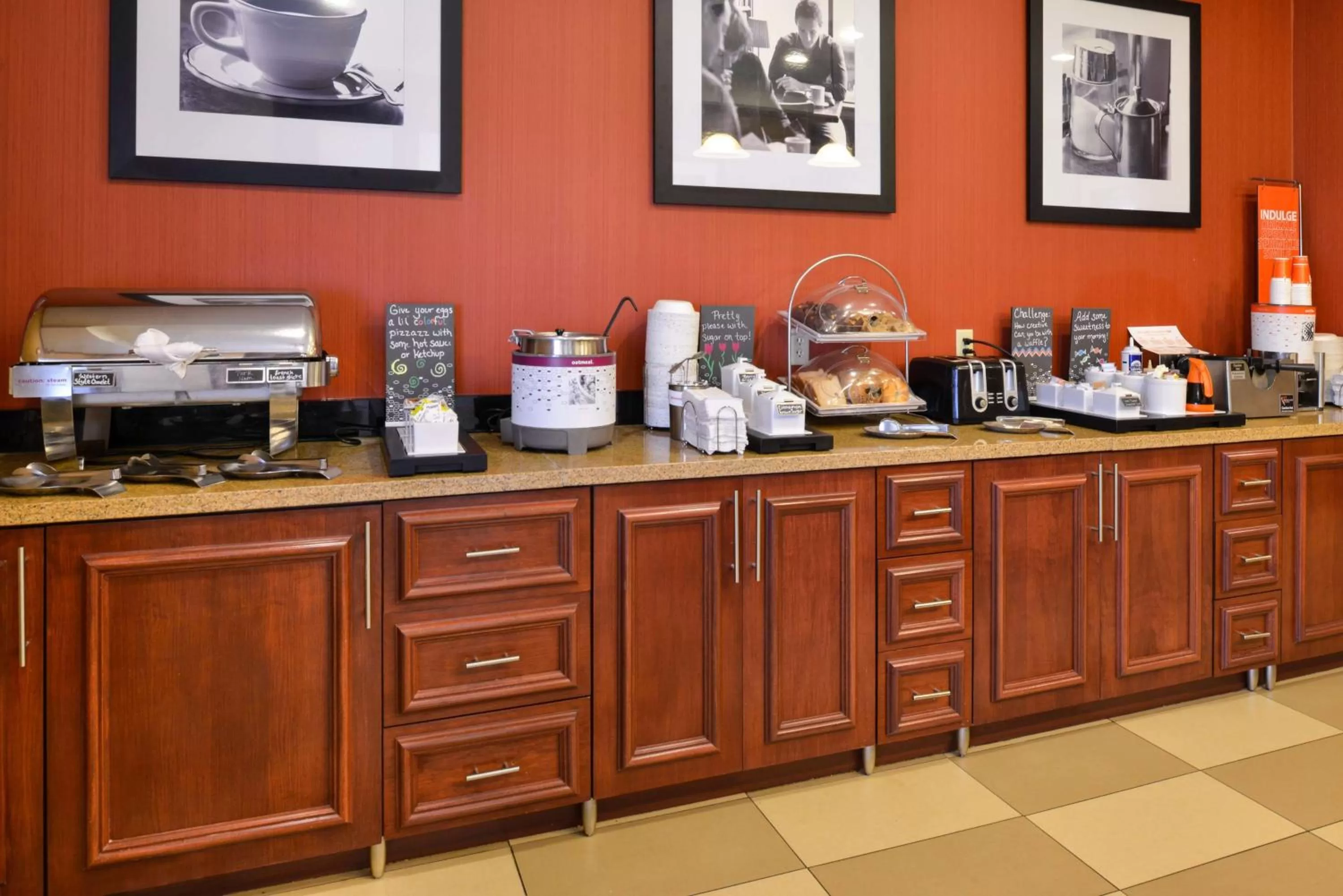 Breakfast in Hampton Inn by Hilton Litchfield