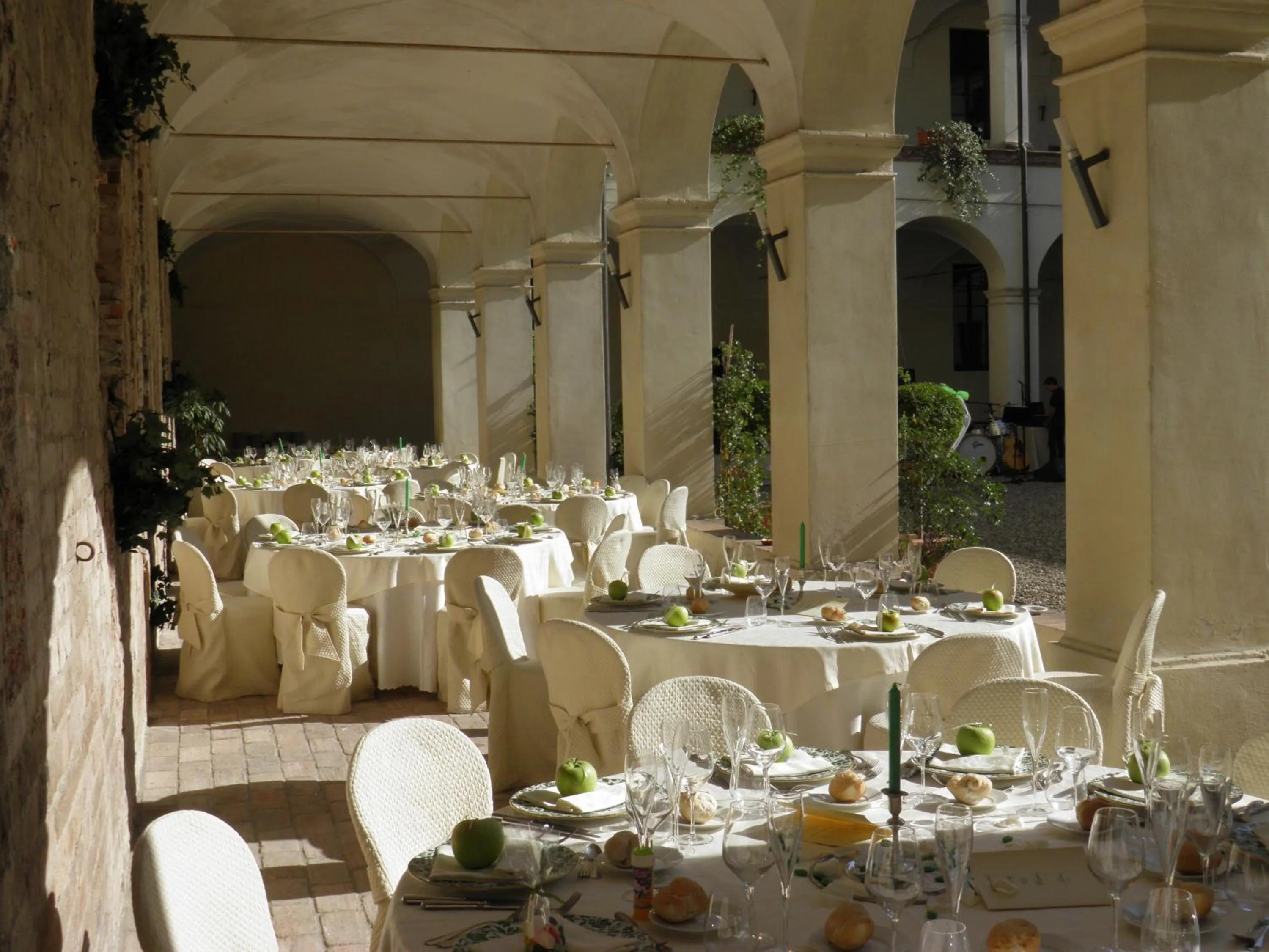 Restaurant/places to eat in Relais Fontevivo