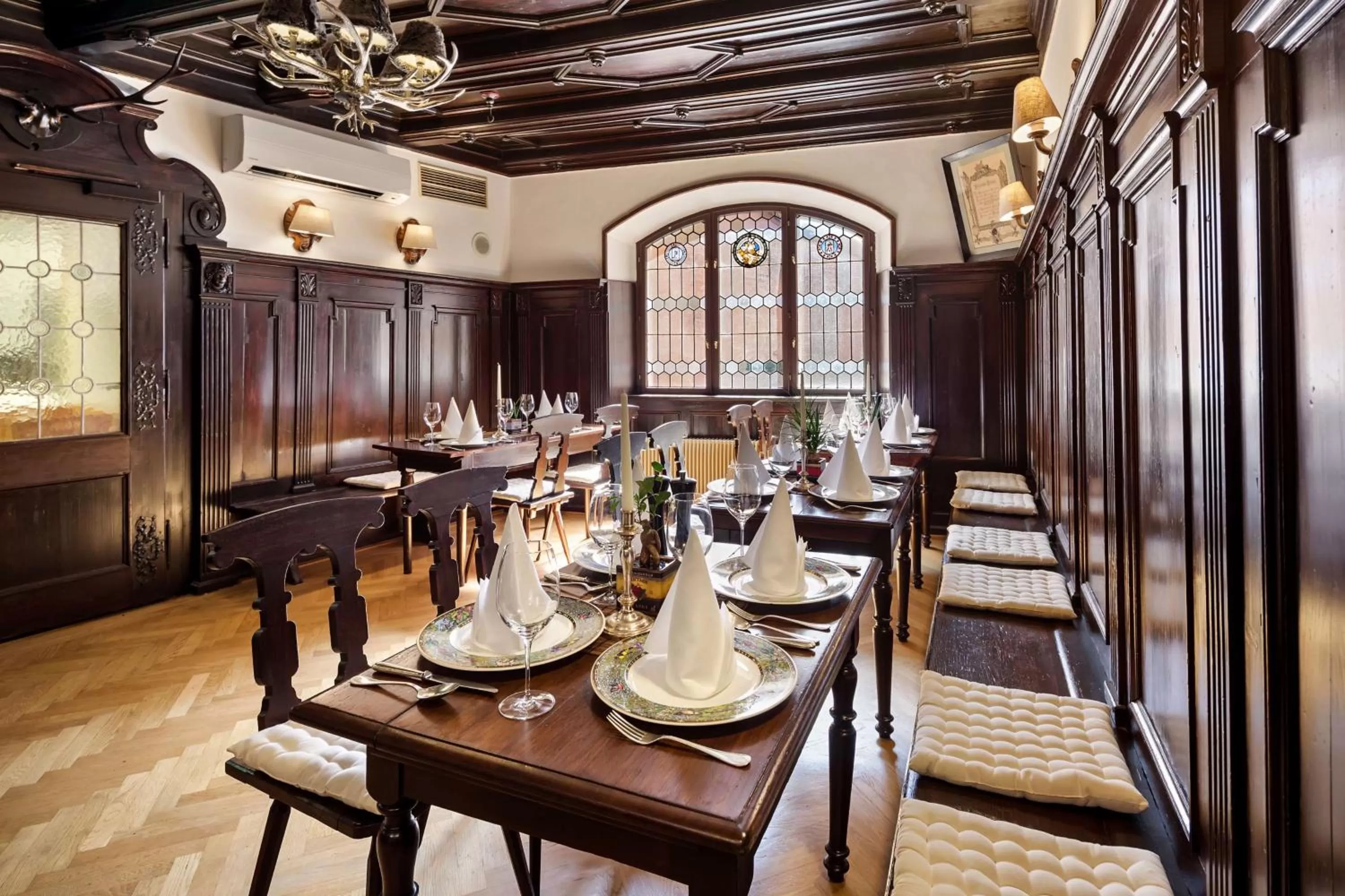 Restaurant/places to eat in Radisson Blu Hotel Altstadt