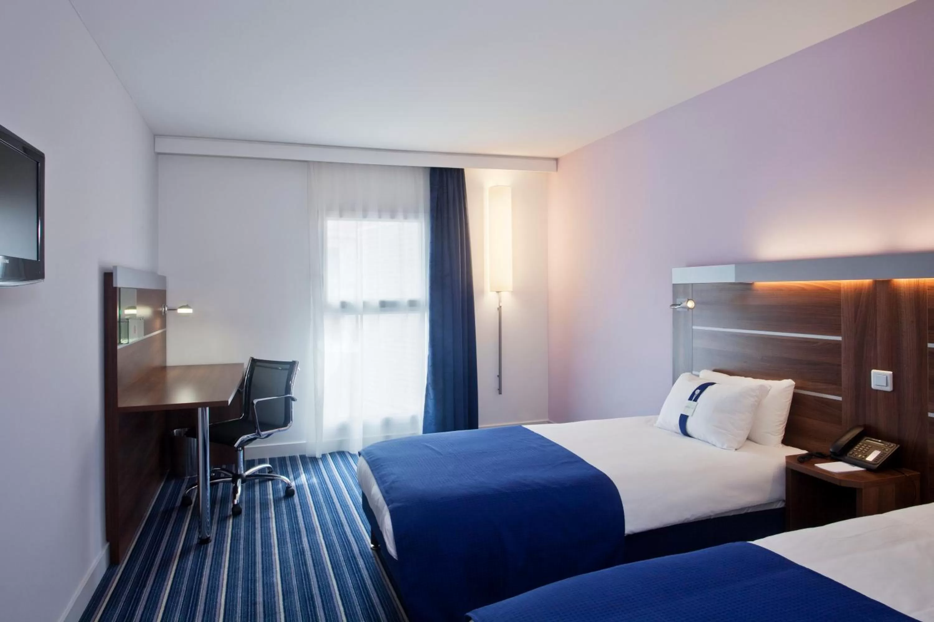 Photo of the whole room, Bed in Hôtel Marseille Centre Gare Saint-Charles