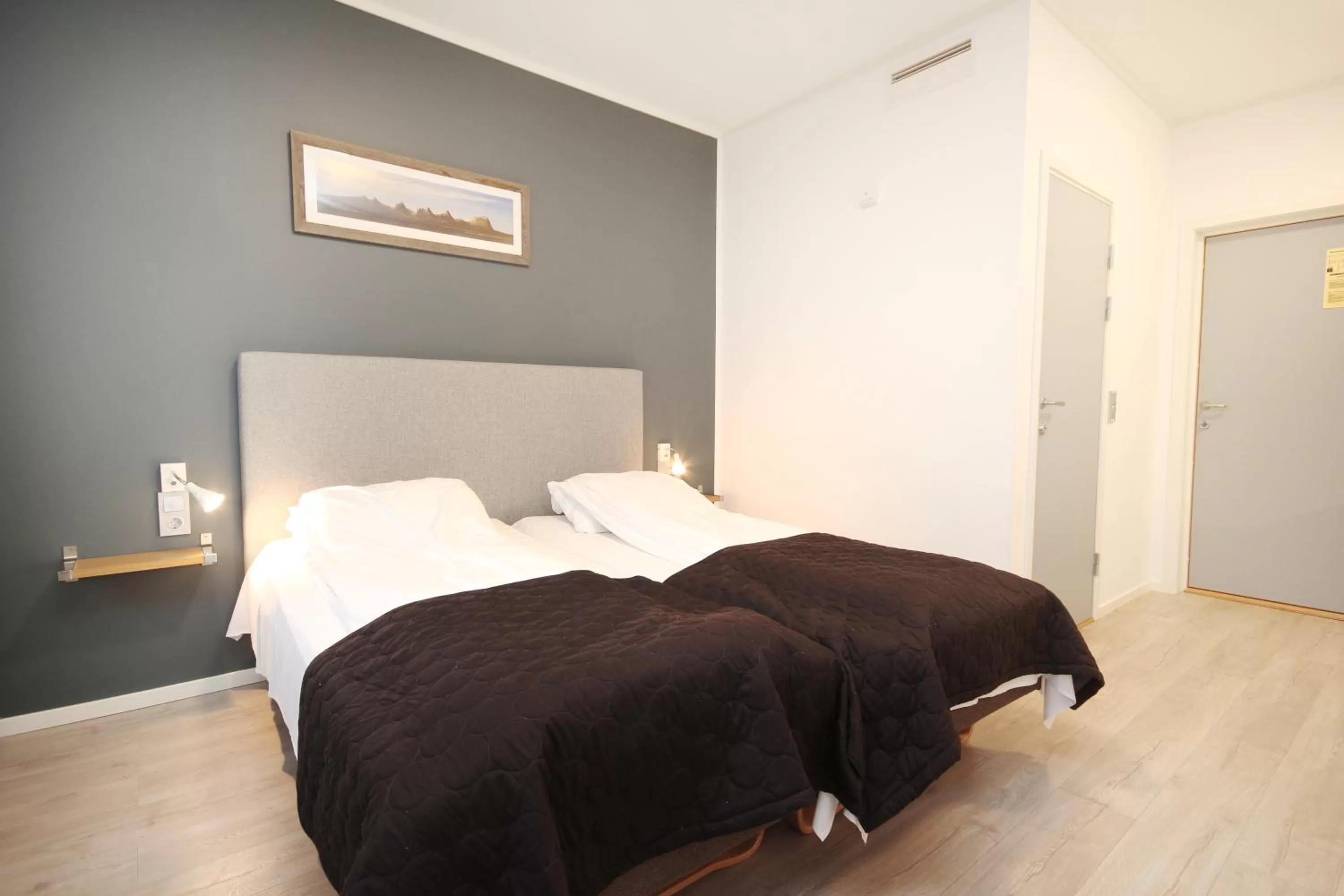 Bedroom, Bed in Napoli Resturant & Hotell AS