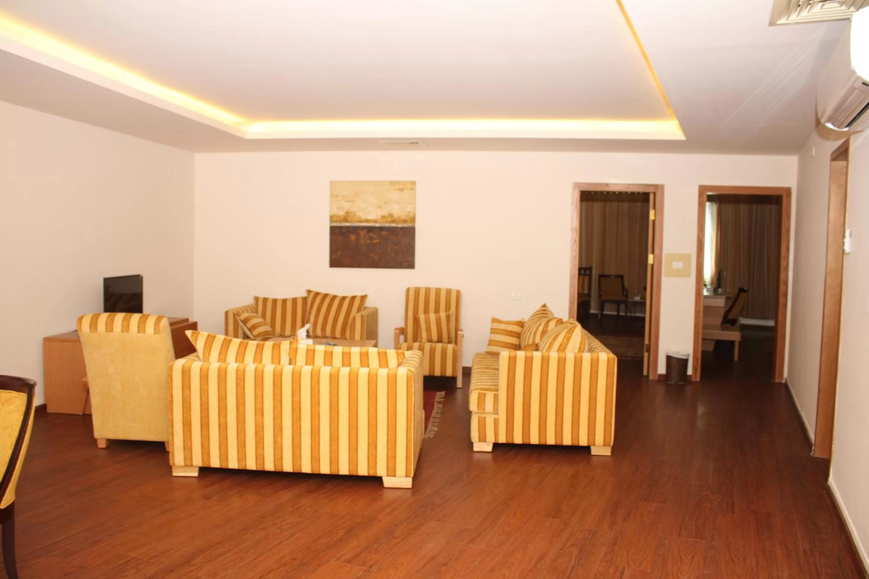 Living room, Lounge/Bar in Saleem Afandi Hotel