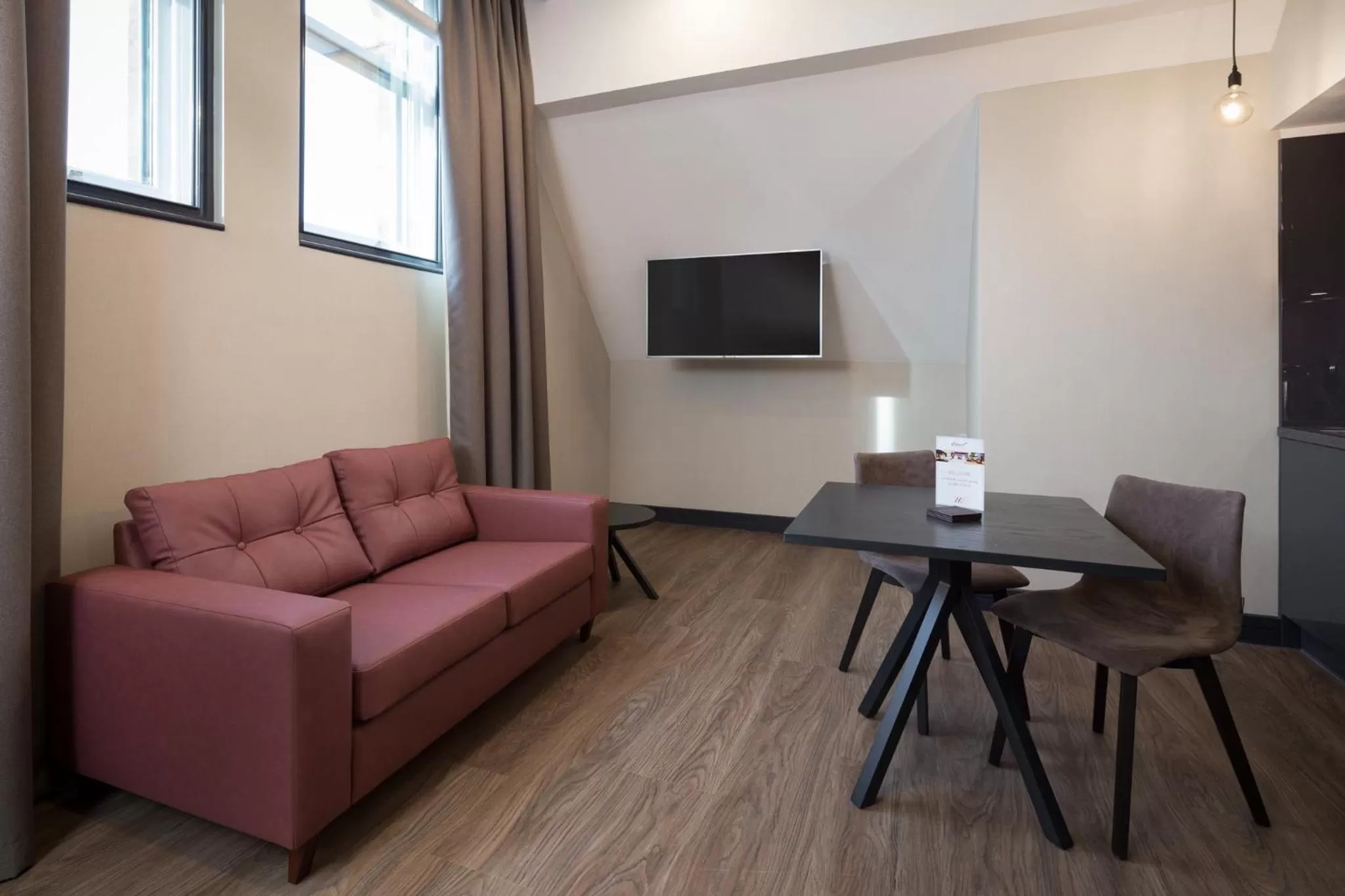 Kitchen or kitchenette in Roomzzz Manchester Victoria