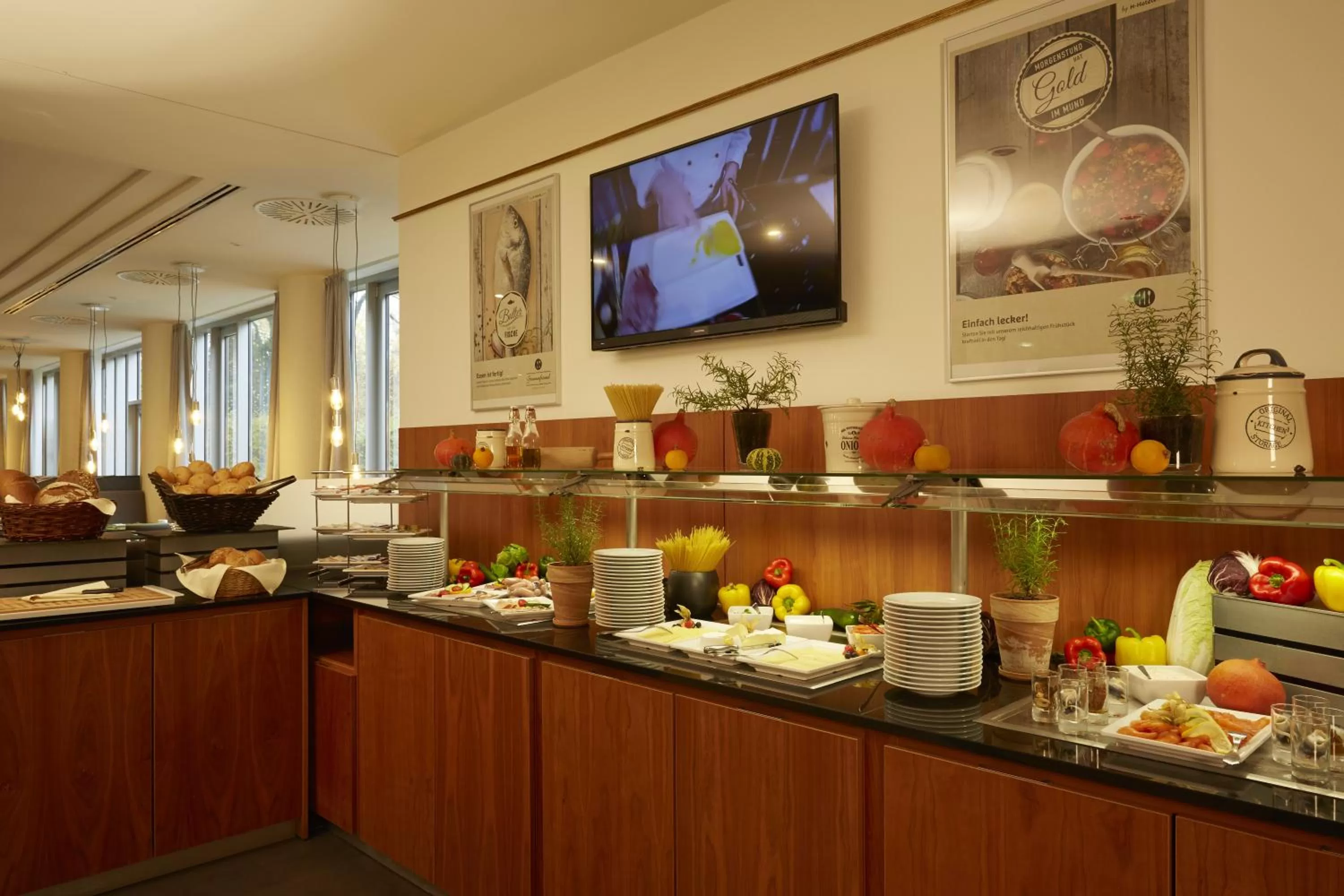 Meals in H4 Hotel Kassel City, Trademark Collection by Wyndham