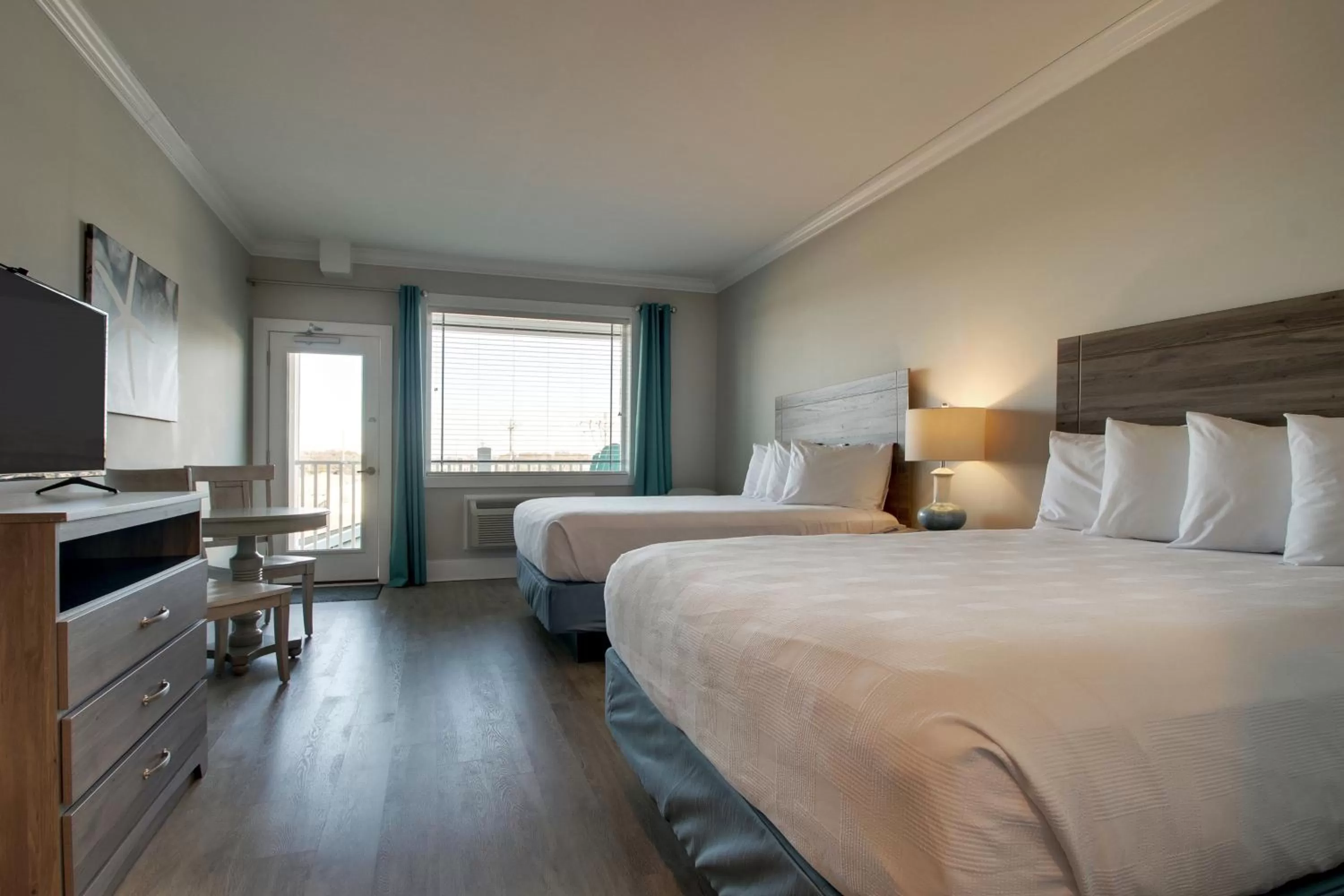 Bedroom, Bed in Islander Hotel & Resort