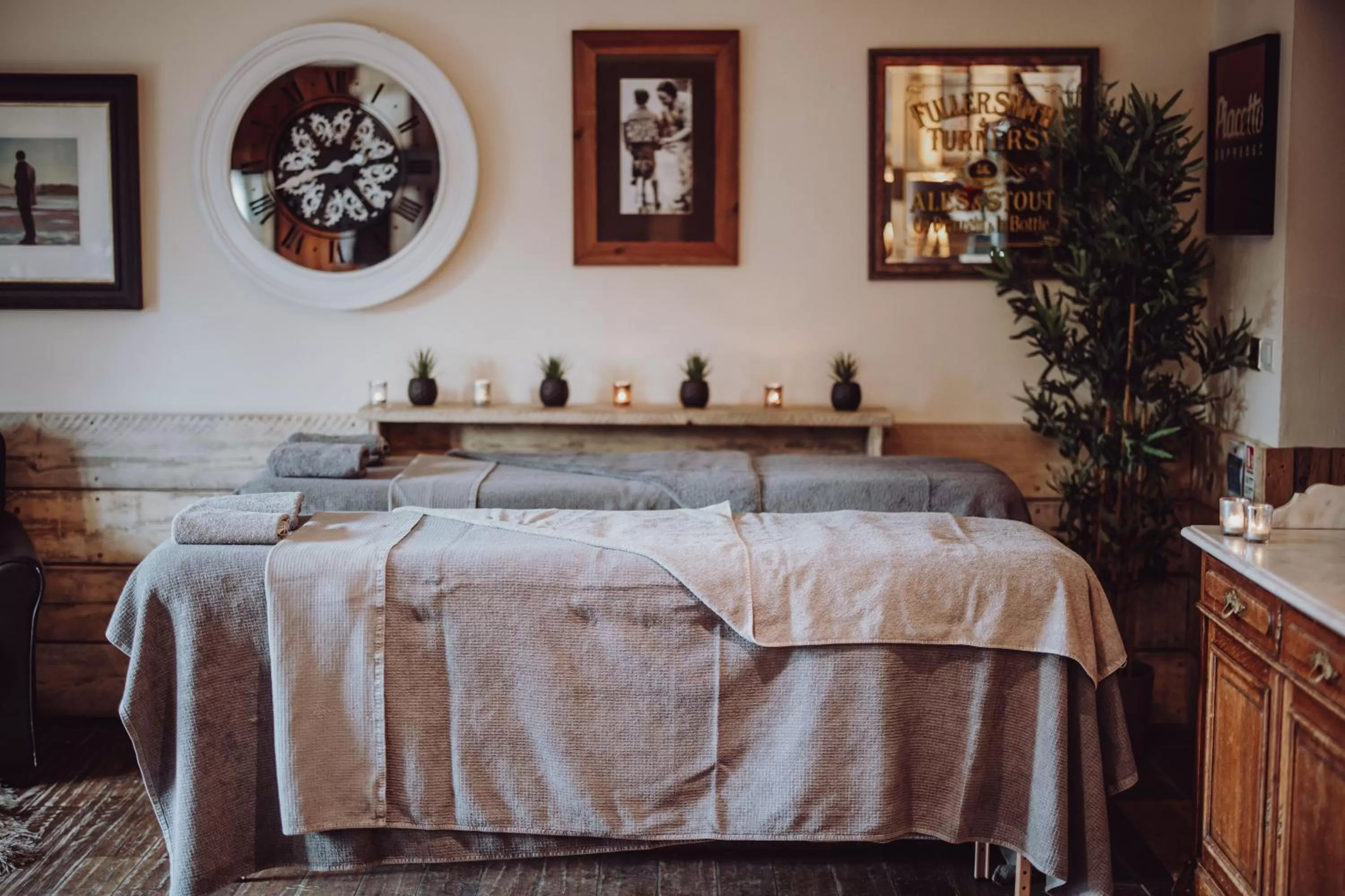 Bed in South Causey Inn