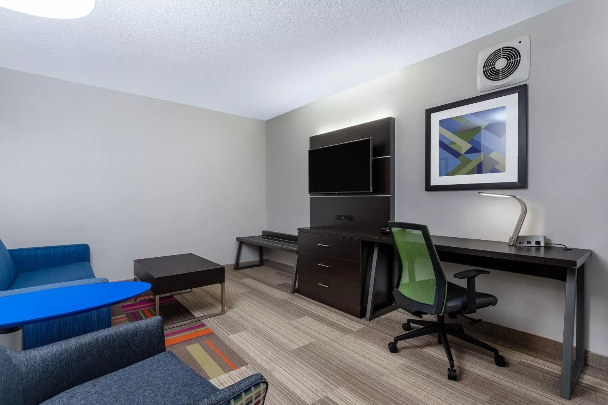 Photo of the whole room in Holiday Inn Express Hotel & Suites-St. Paul by IHG