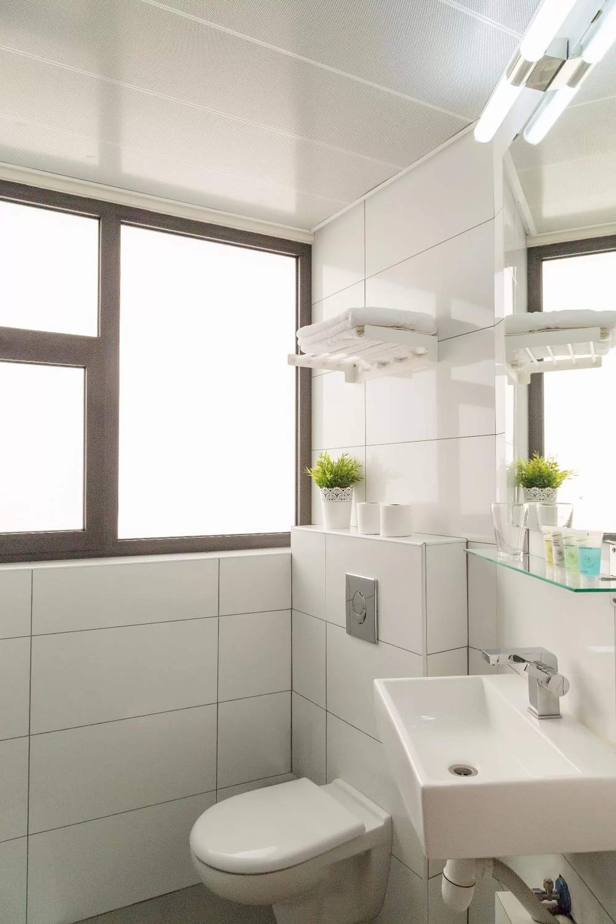 Bathroom in Johnny Hotel