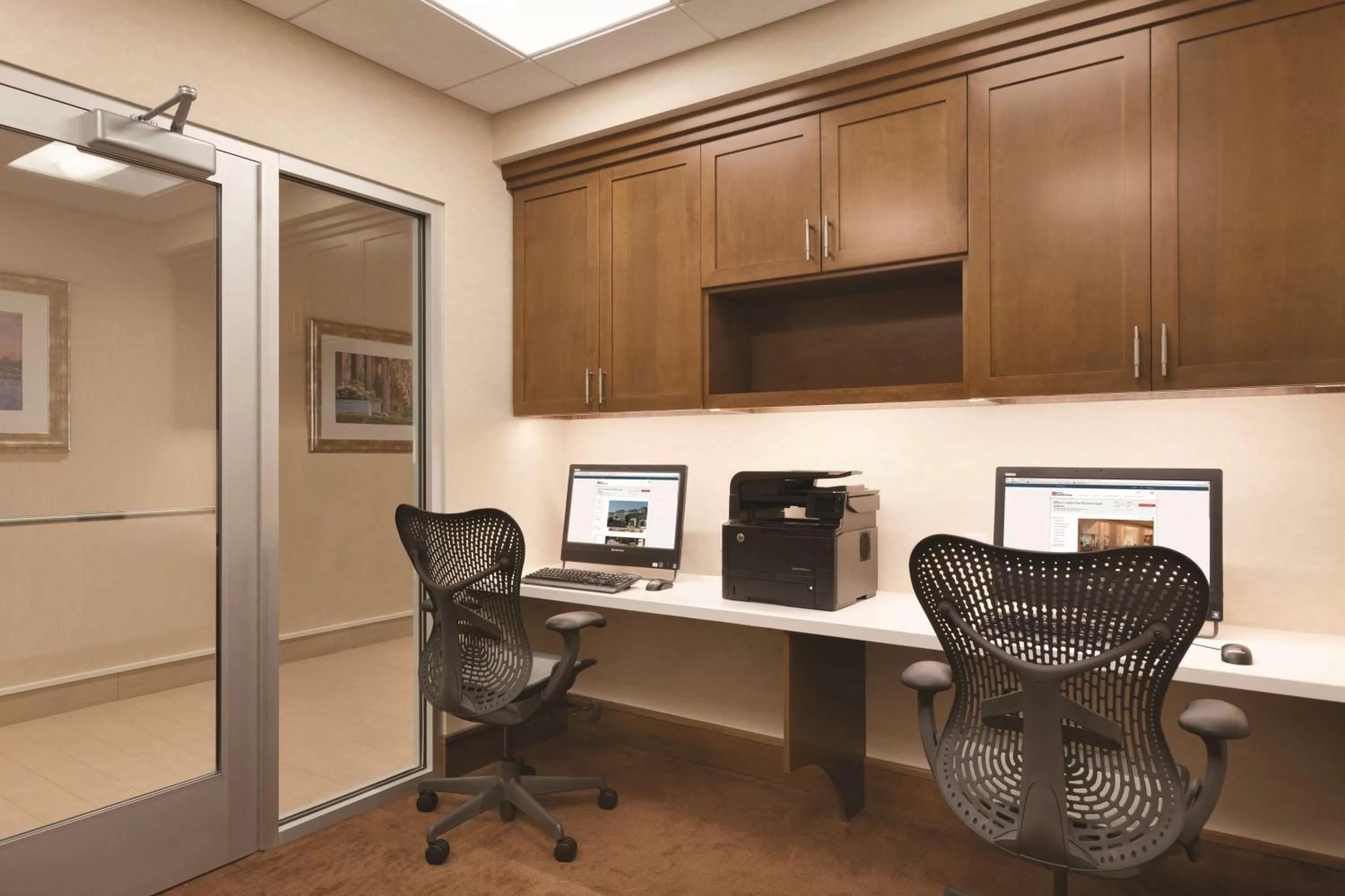 Business facilities in Hilton Garden Inn Boston Logan Airport