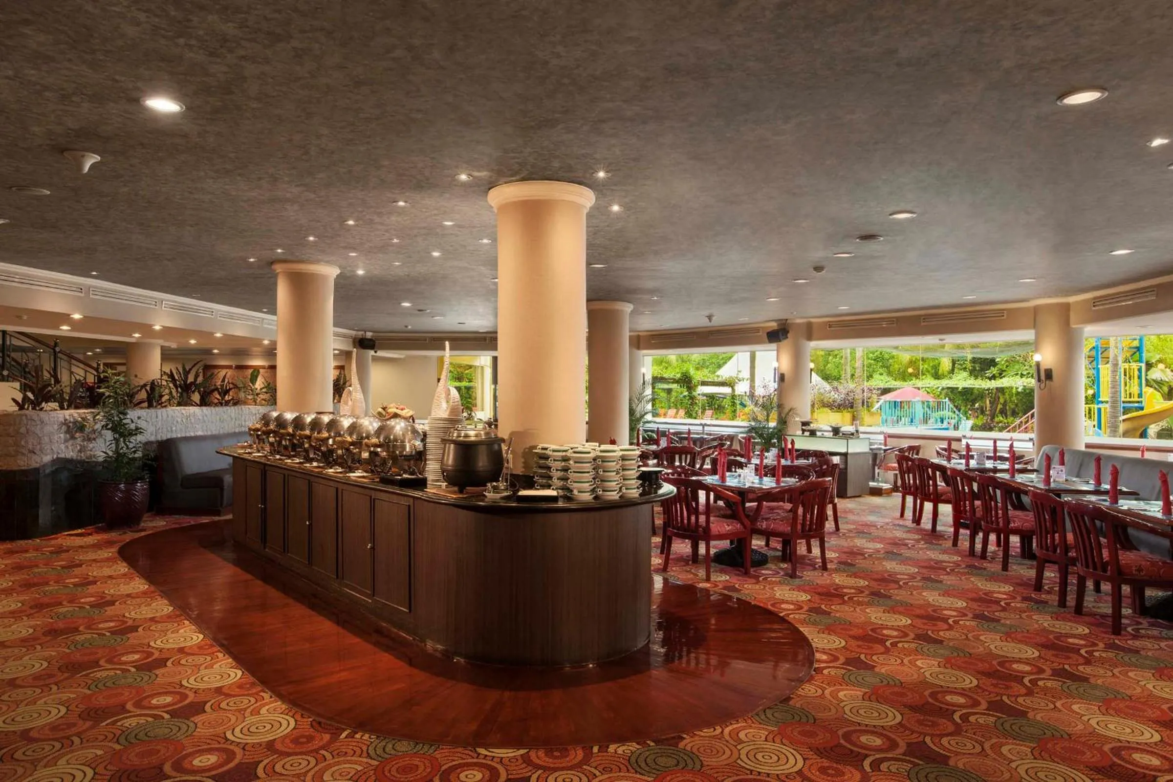 Restaurant/places to eat in Prime Plaza Hotel Purwakarta