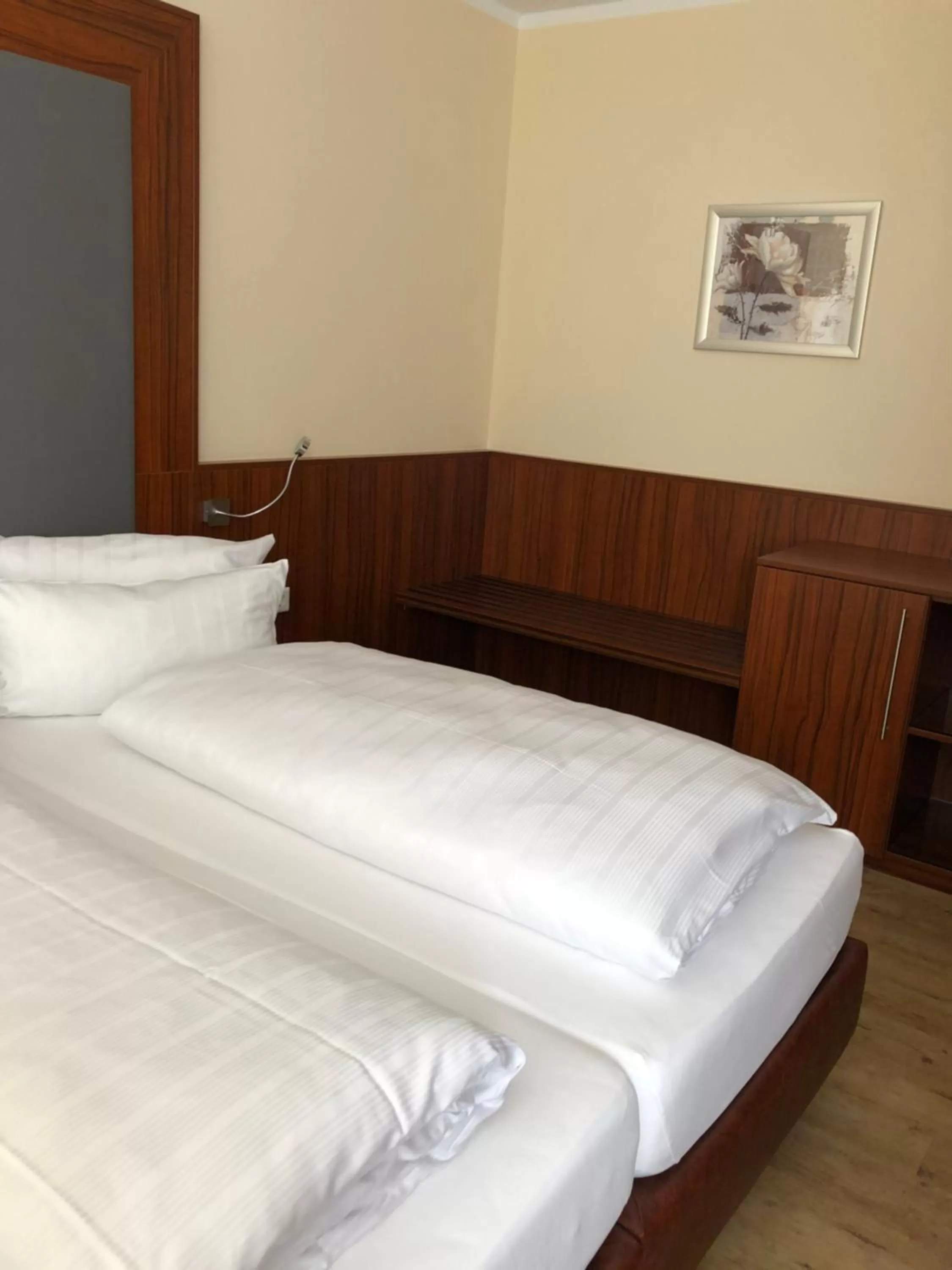 Photo of the whole room, Bed in Akzent Hotel Jonathan