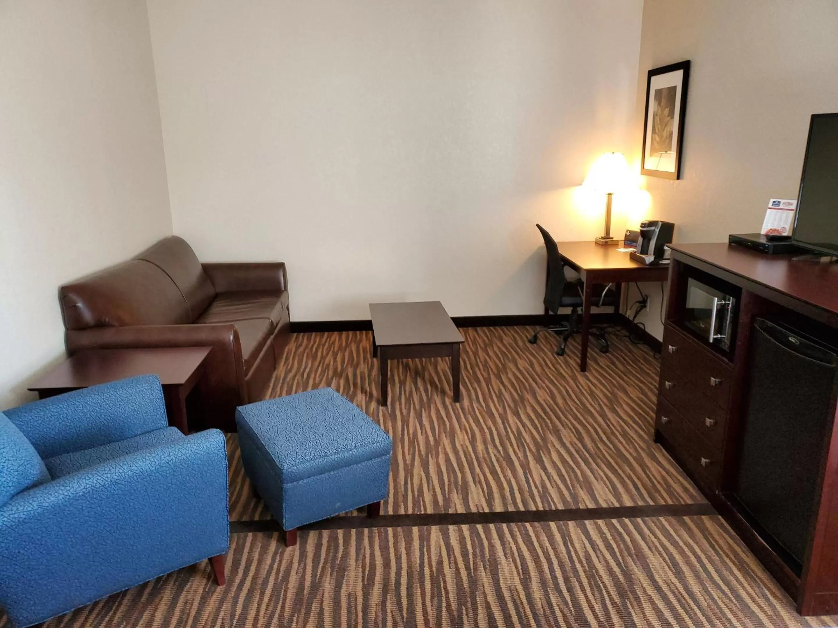 Seating area in Cobblestone Inn & Suites Maryville