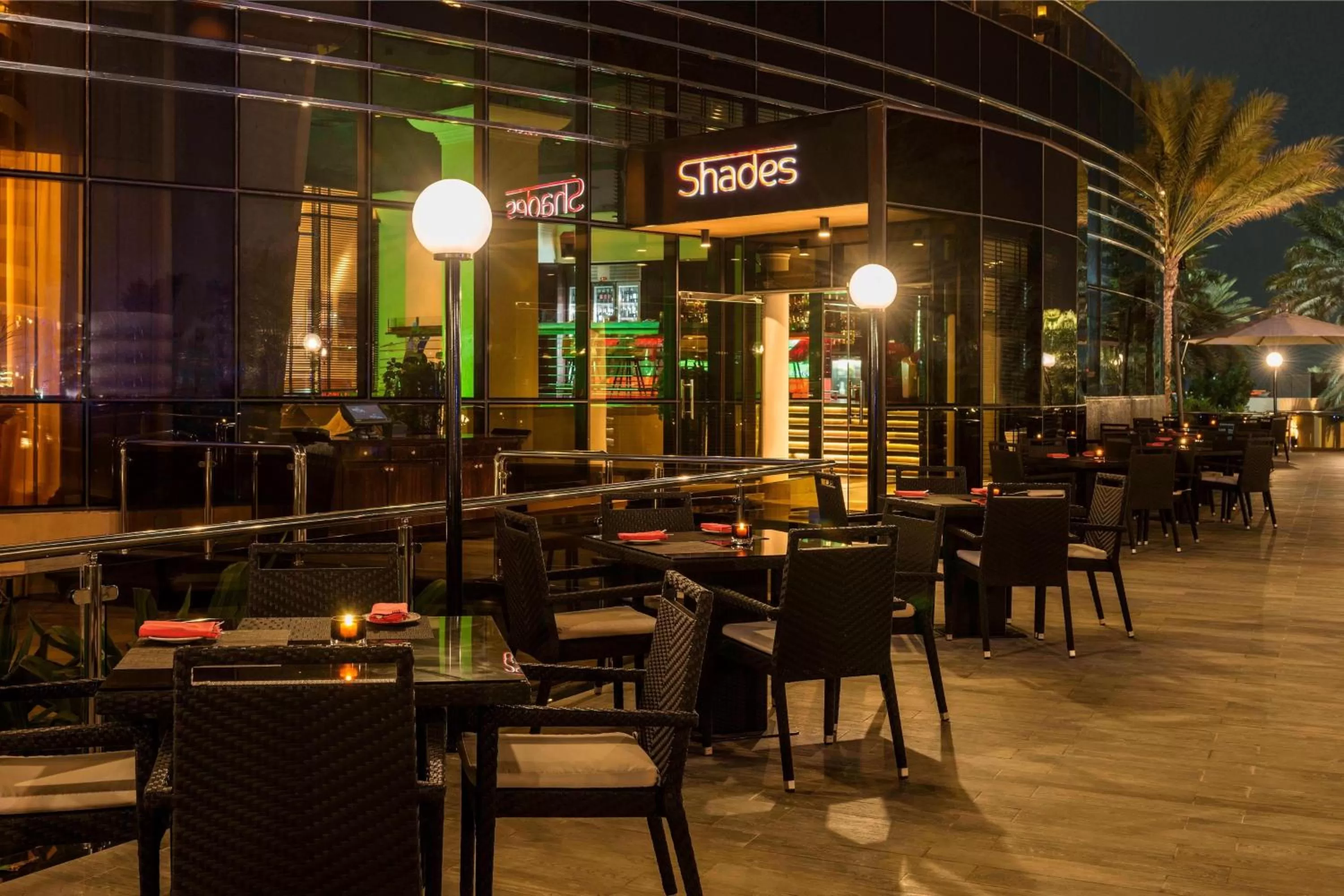 Lounge or bar in Le Royal Meridien Beach Resort & Spa Dubai