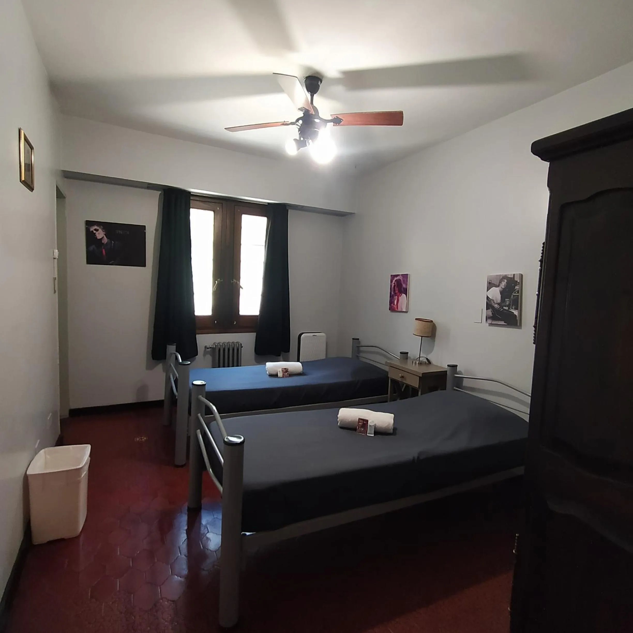 Photo of the whole room, Bed in Play Hostel Arcos