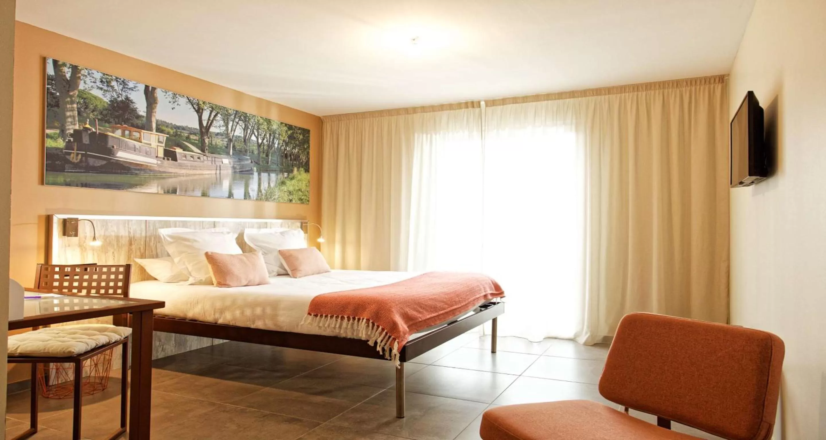Bedroom, Bed in Sure Hotel by Best Western Beziers Le Monestie