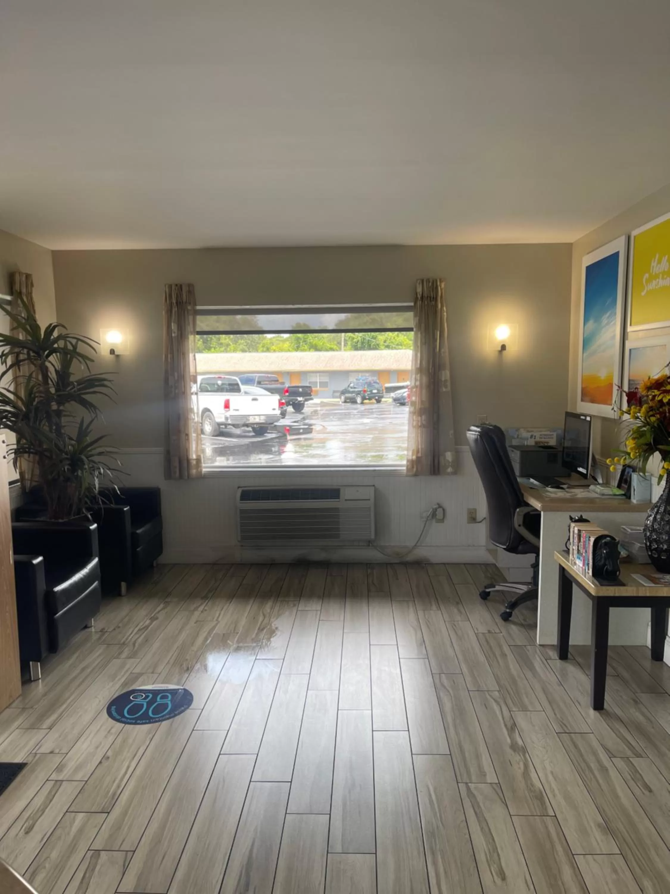 Lobby or reception in Days Inn by Wyndham Orange City/Deland