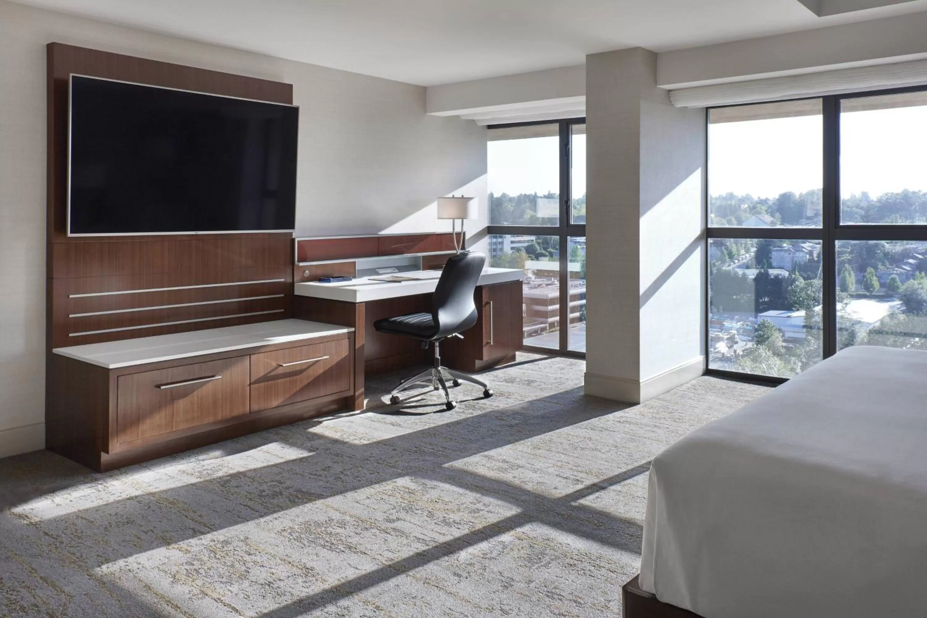 Photo of the whole room, Bed in Delta Hotels by Marriott Burnaby Conference Centre