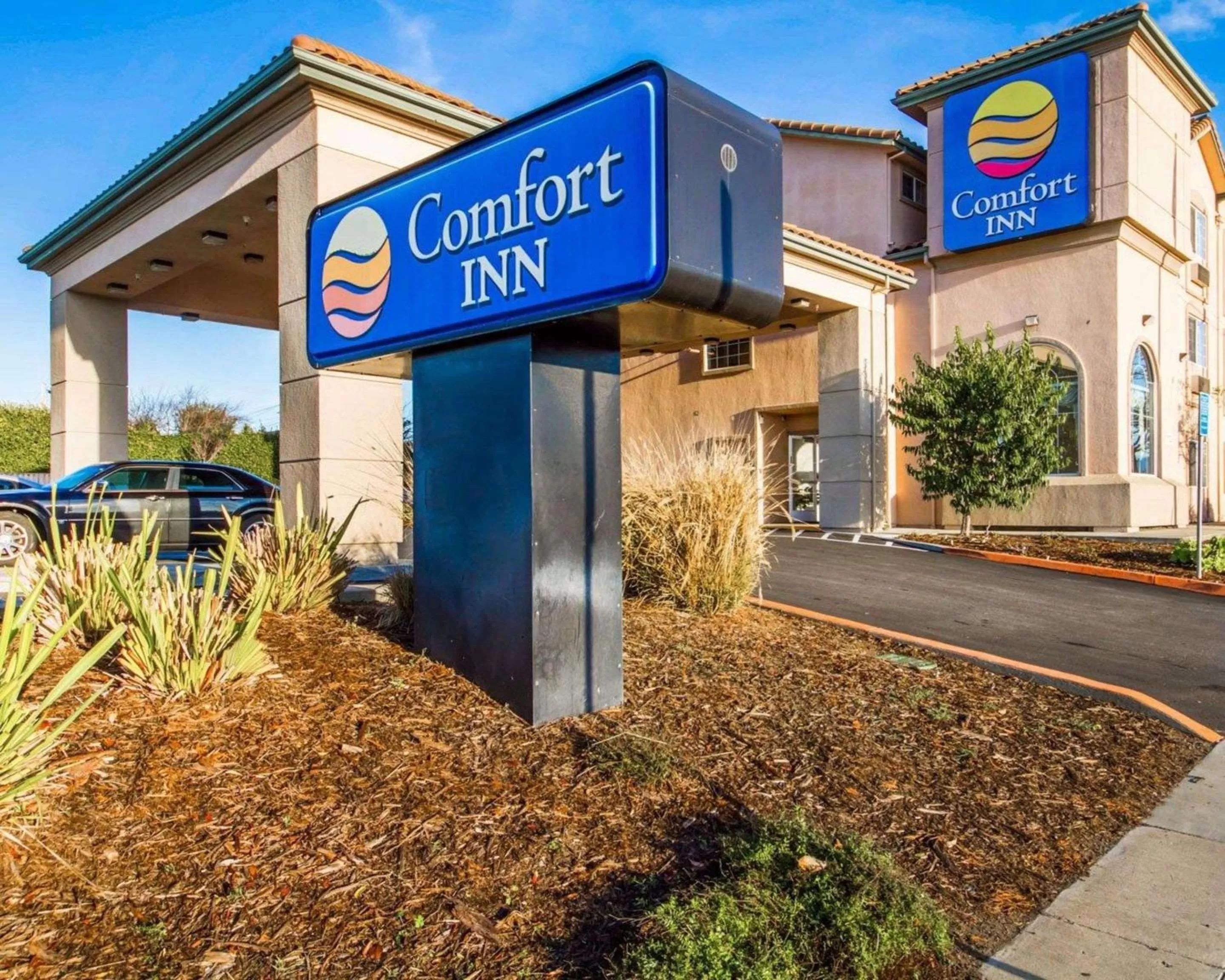 Property building in Comfort Inn Watsonville
