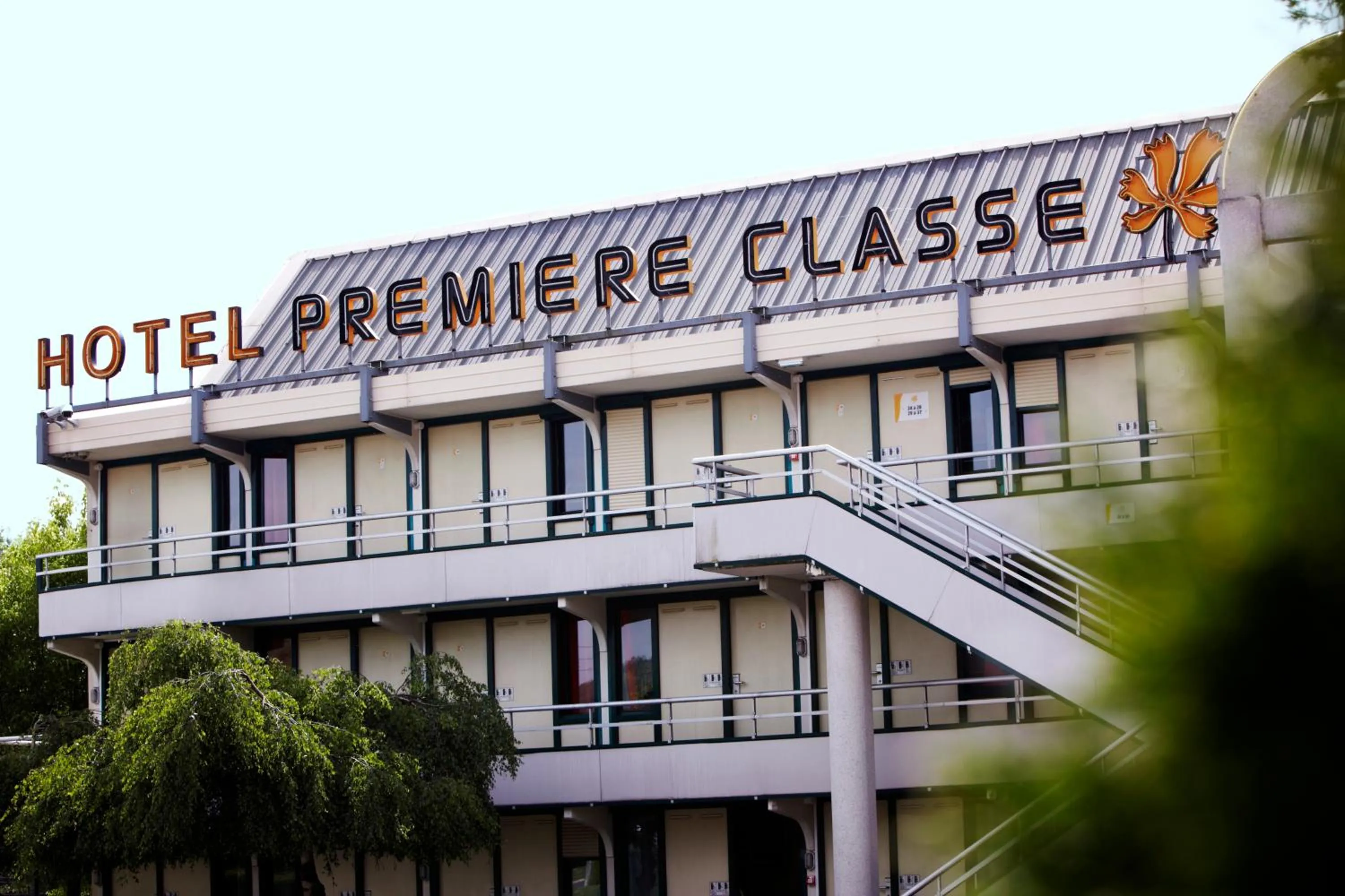 Facade/entrance in Premiere Classe Salon De Provence