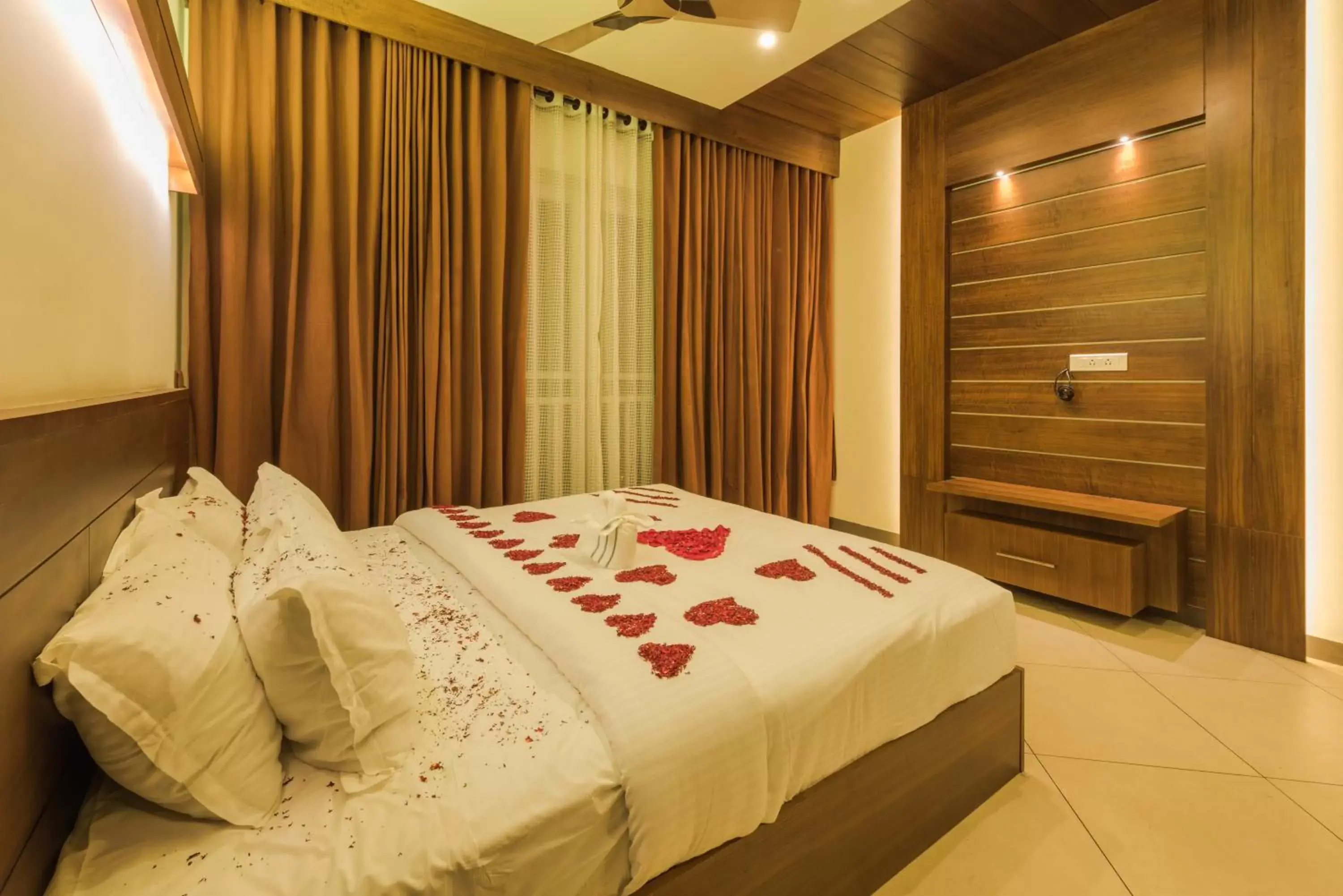 Deluxe King Room in Trivers Resort Munnar Deluxe King Room in Trivers Resort Munnar