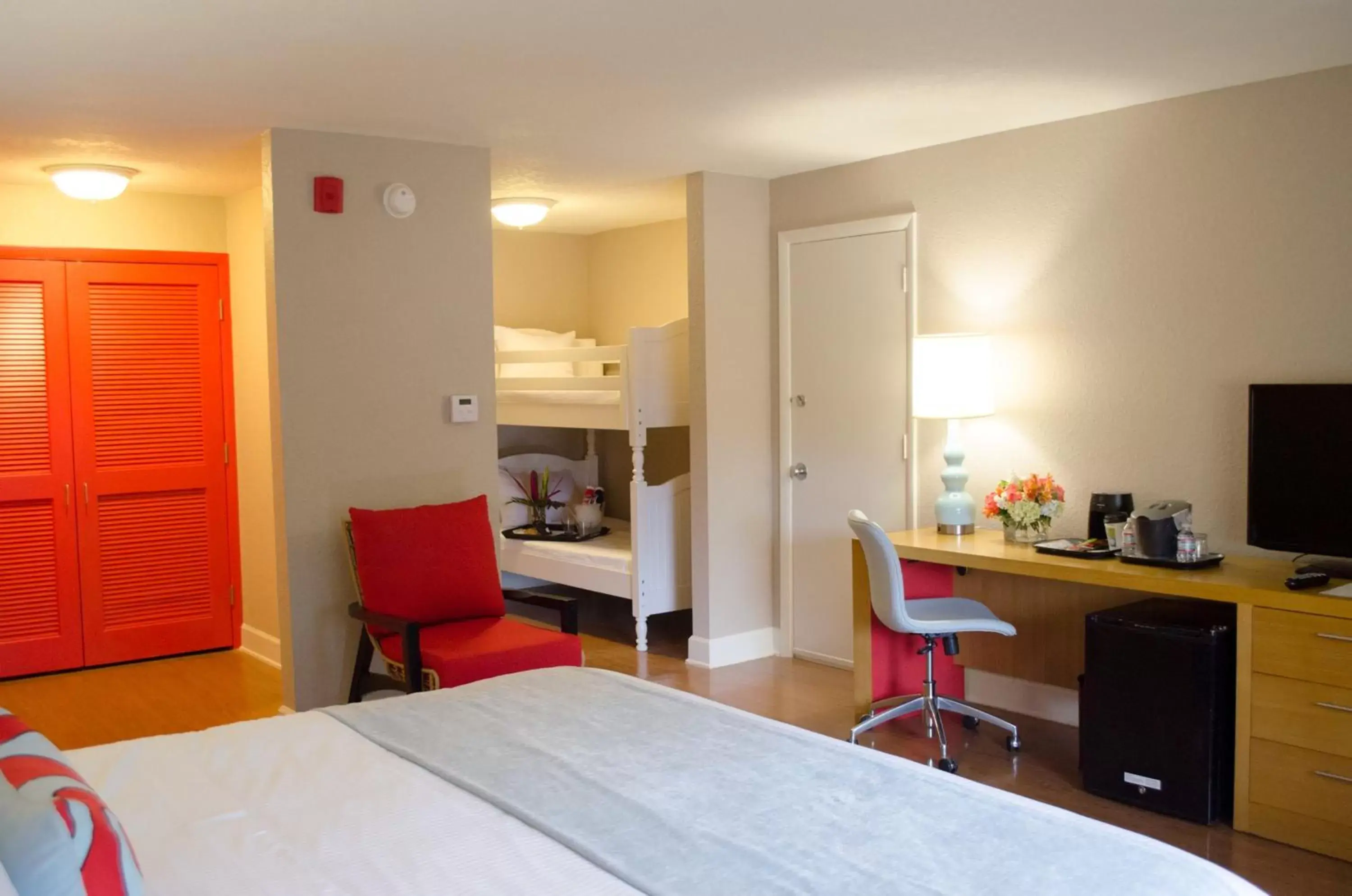 Family Suite with One King and One Bunk Bed in Wyndham Orlando Resort International Drive Family Suite with One King and One Bunk Bed in Wyndham Orlando Resort International Drive