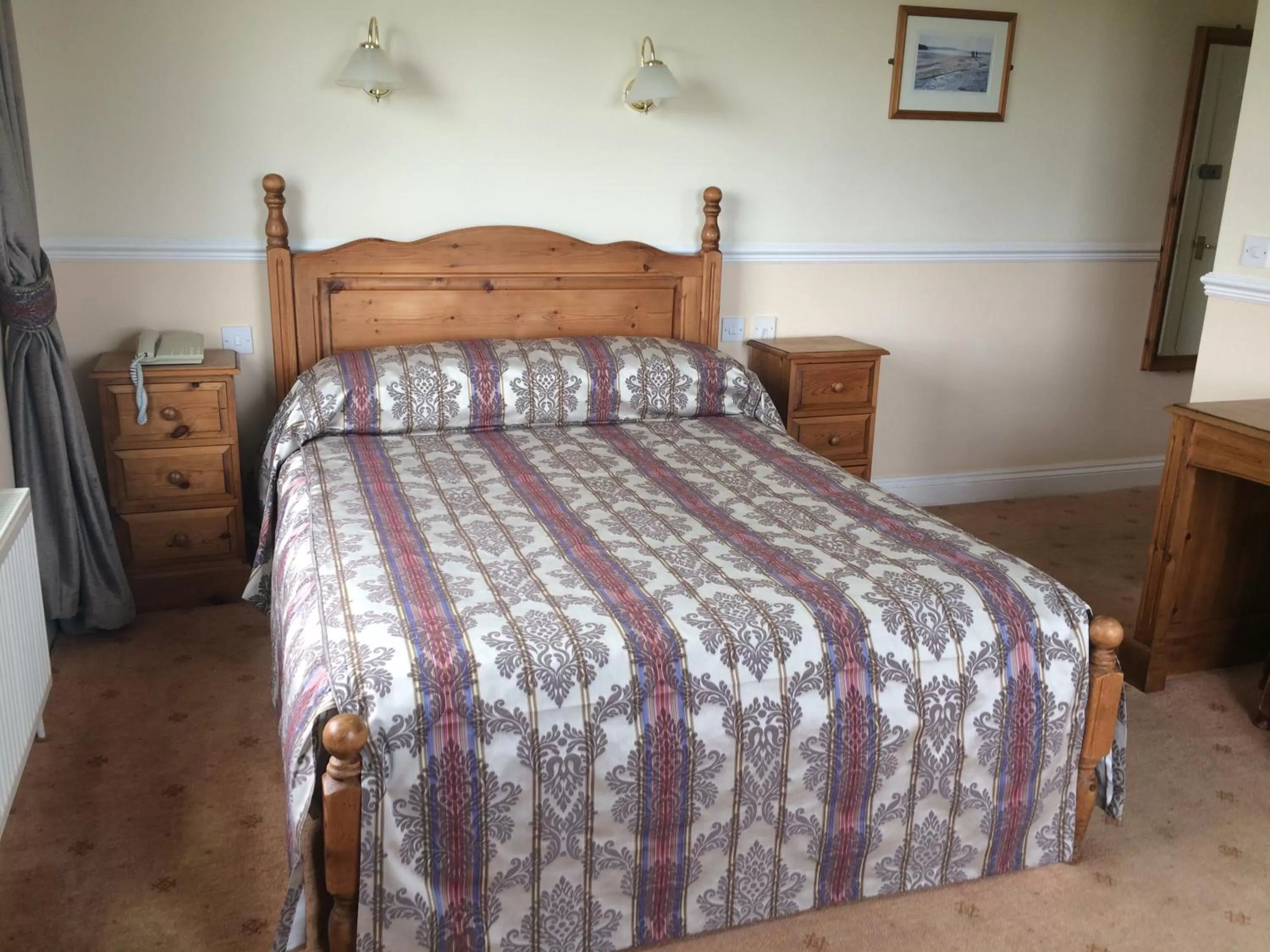 Bed in Beggars Reach Hotel