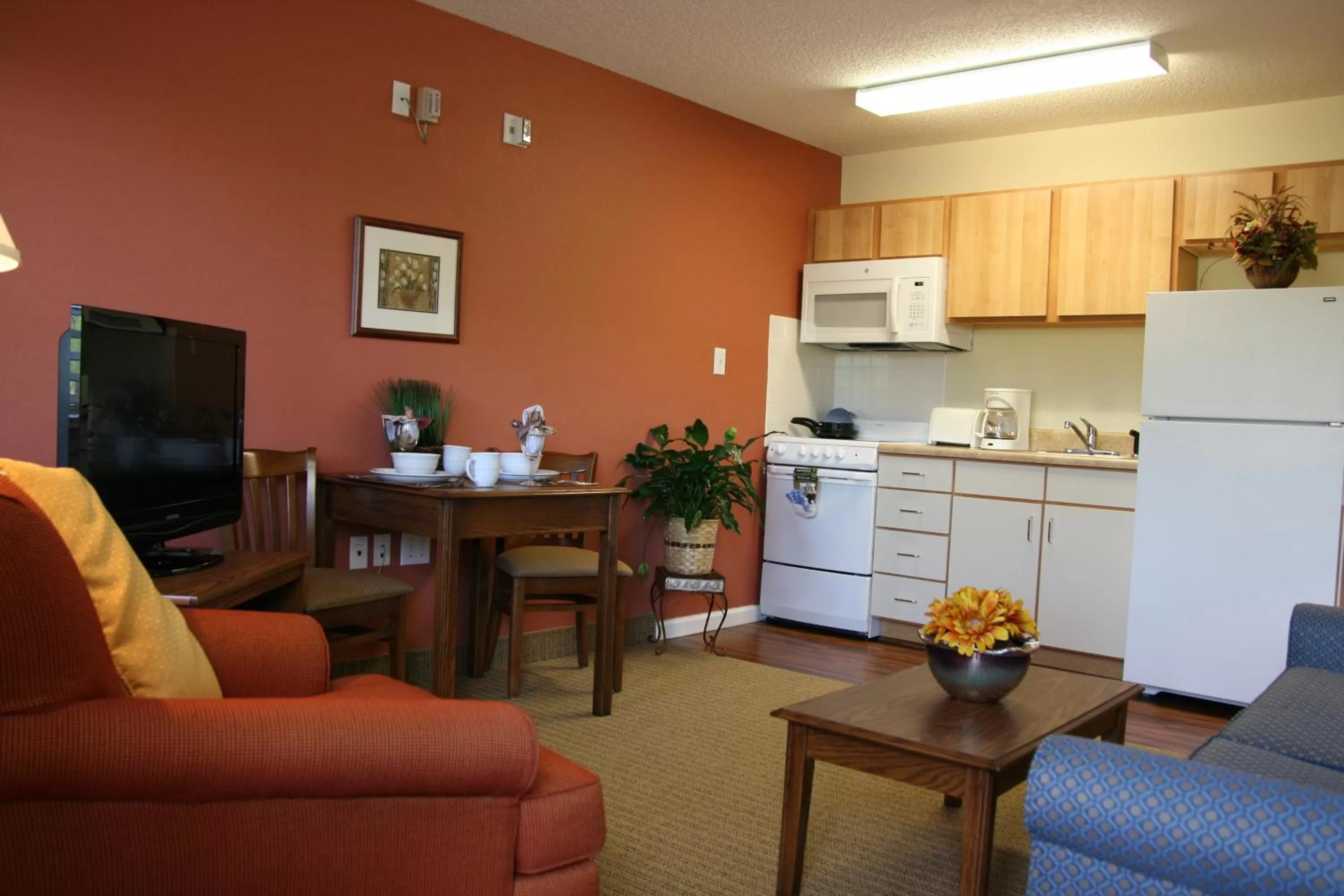 Kitchen or kitchenette in Affordable Suites of America Fredericksburg
