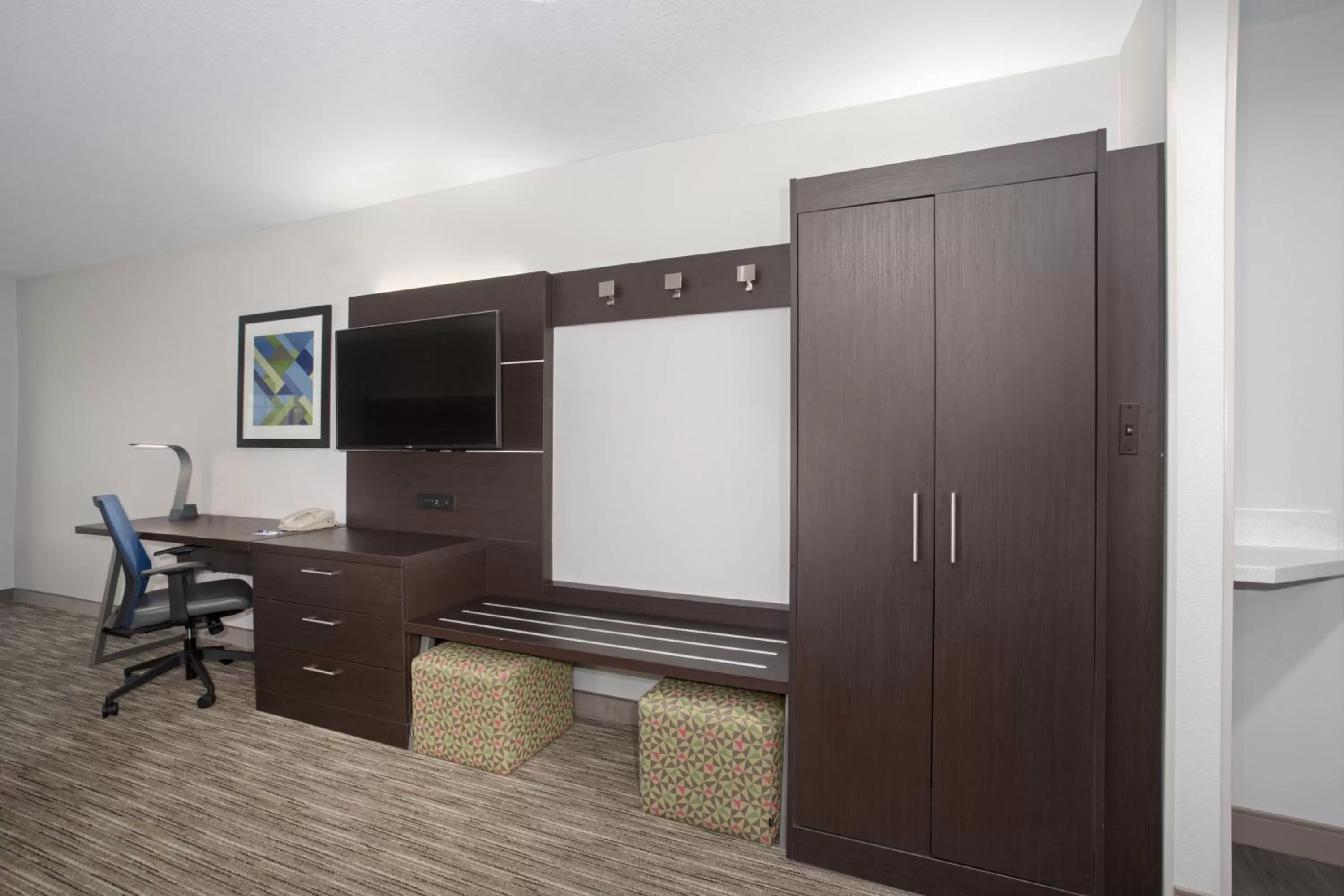 Bedroom in Holiday Inn Express Hotel & Suites Longmont by IHG