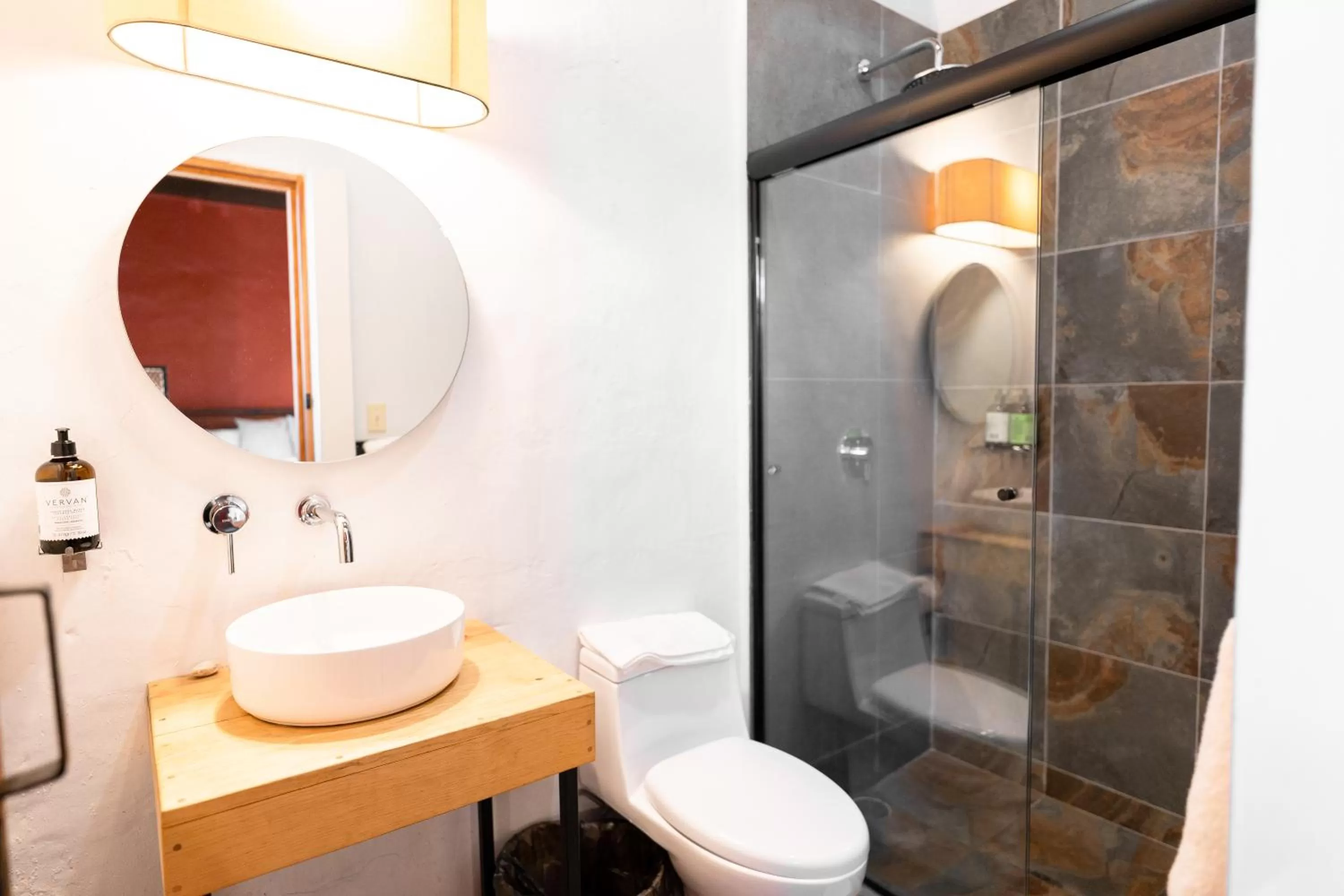 Shower in Casa I. Madero