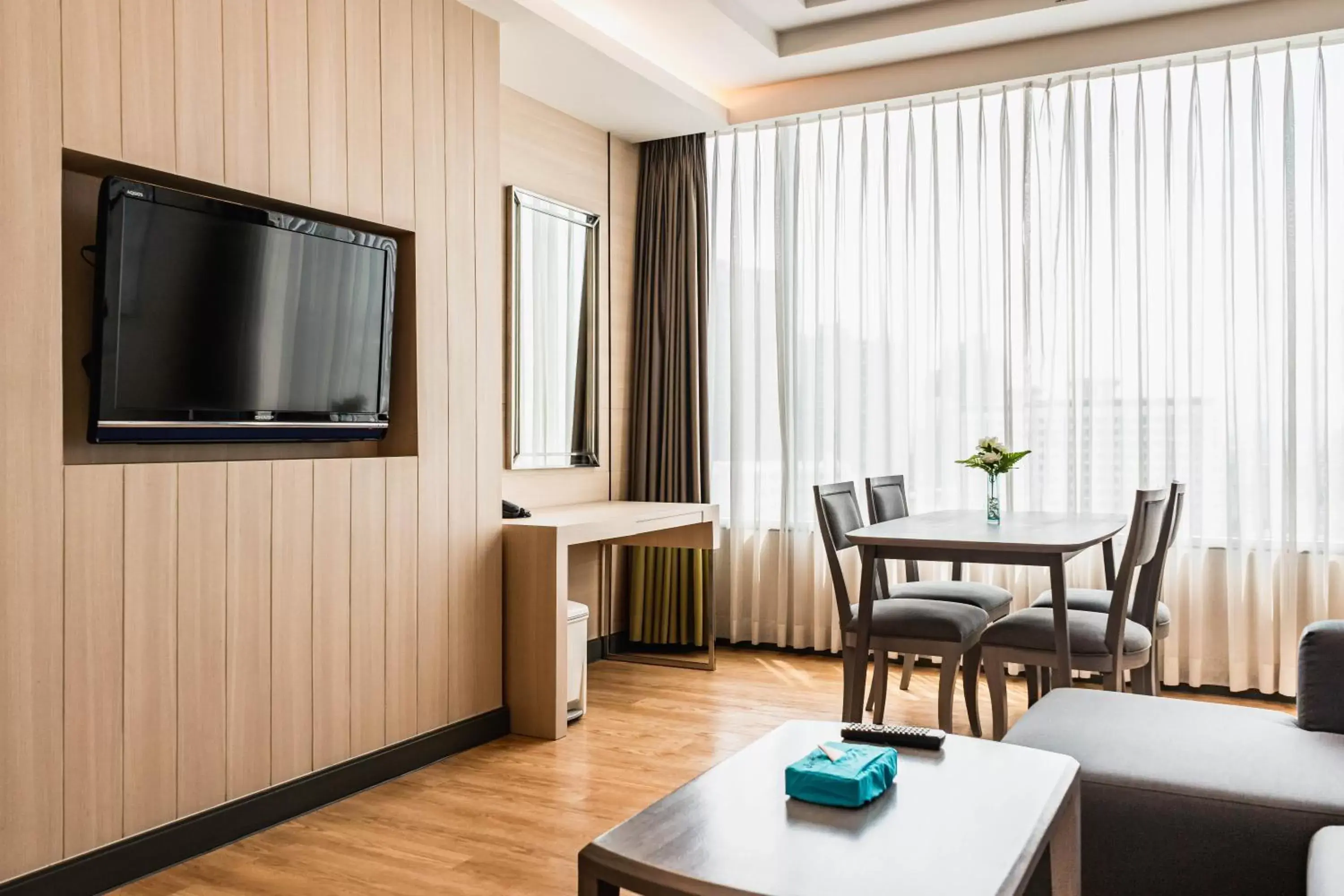 Deluxe Suite in Jasmine Resort Bangkok Deluxe Suite in Jasmine Resort Bangkok