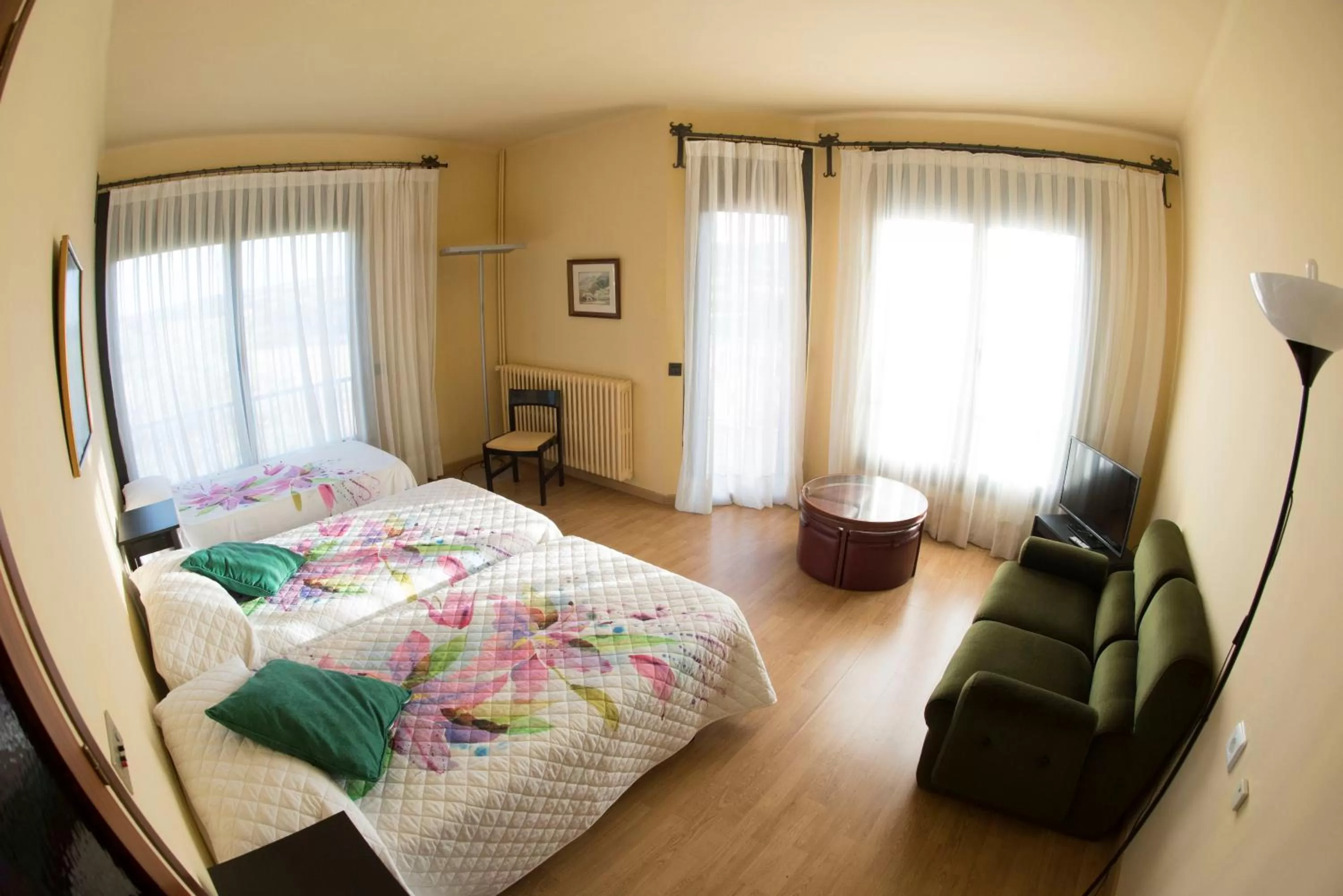 Photo of the whole room in Hotel Gran Sol