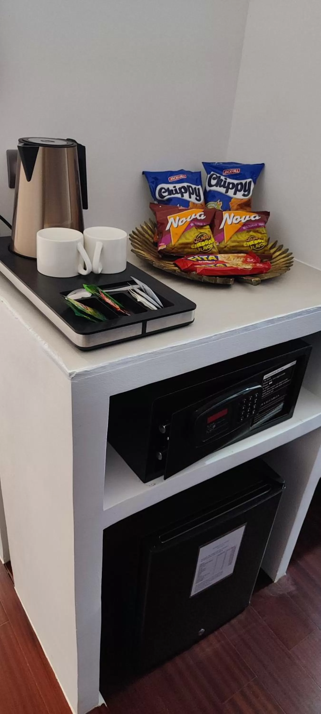 Coffee/tea facilities in Carpe Diem Villas & Resort Dive & Stay resort