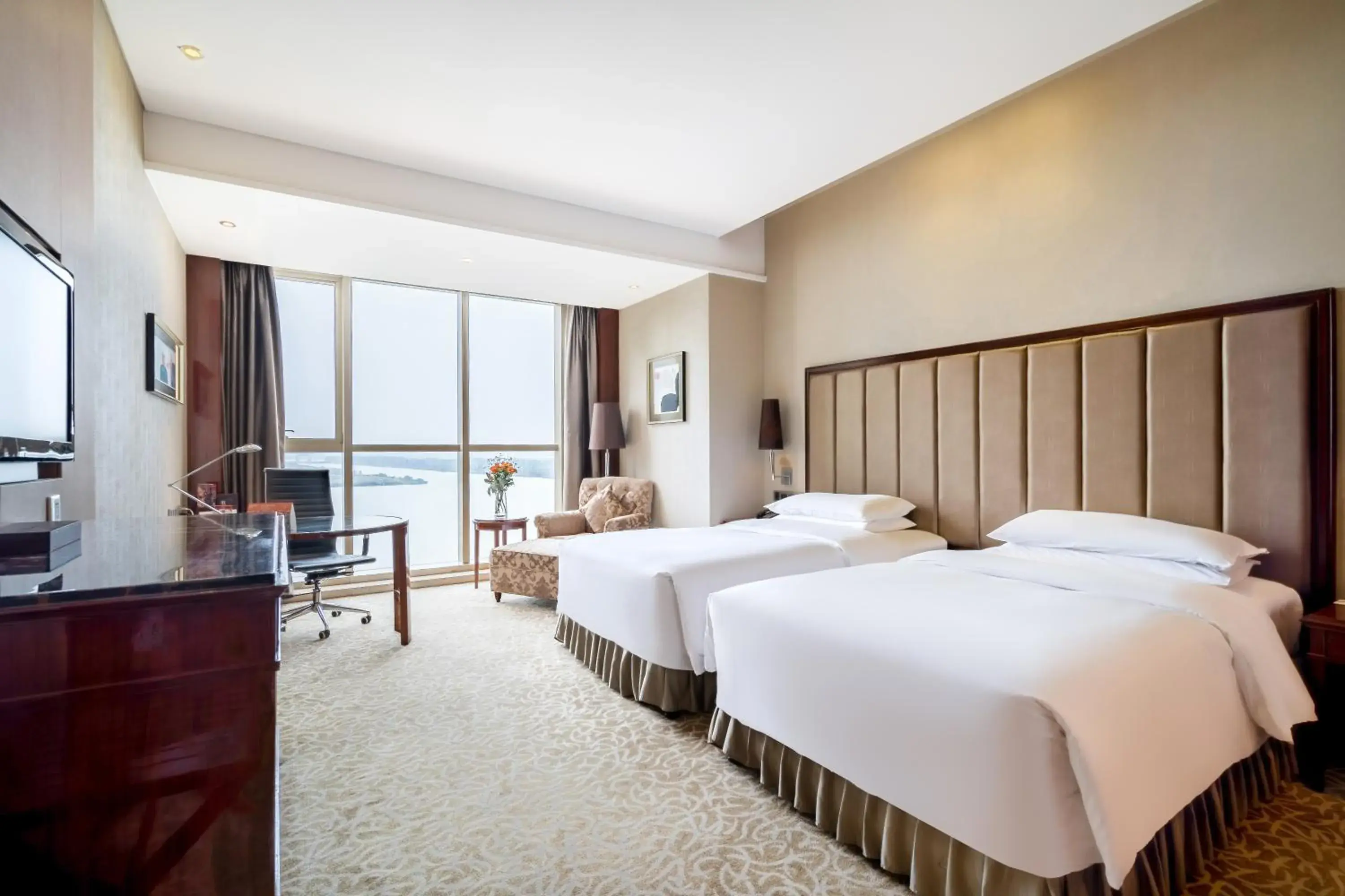 Crowne Plaza Zhenjiang by IHG Crowne Plaza Zhenjiang by IHG
