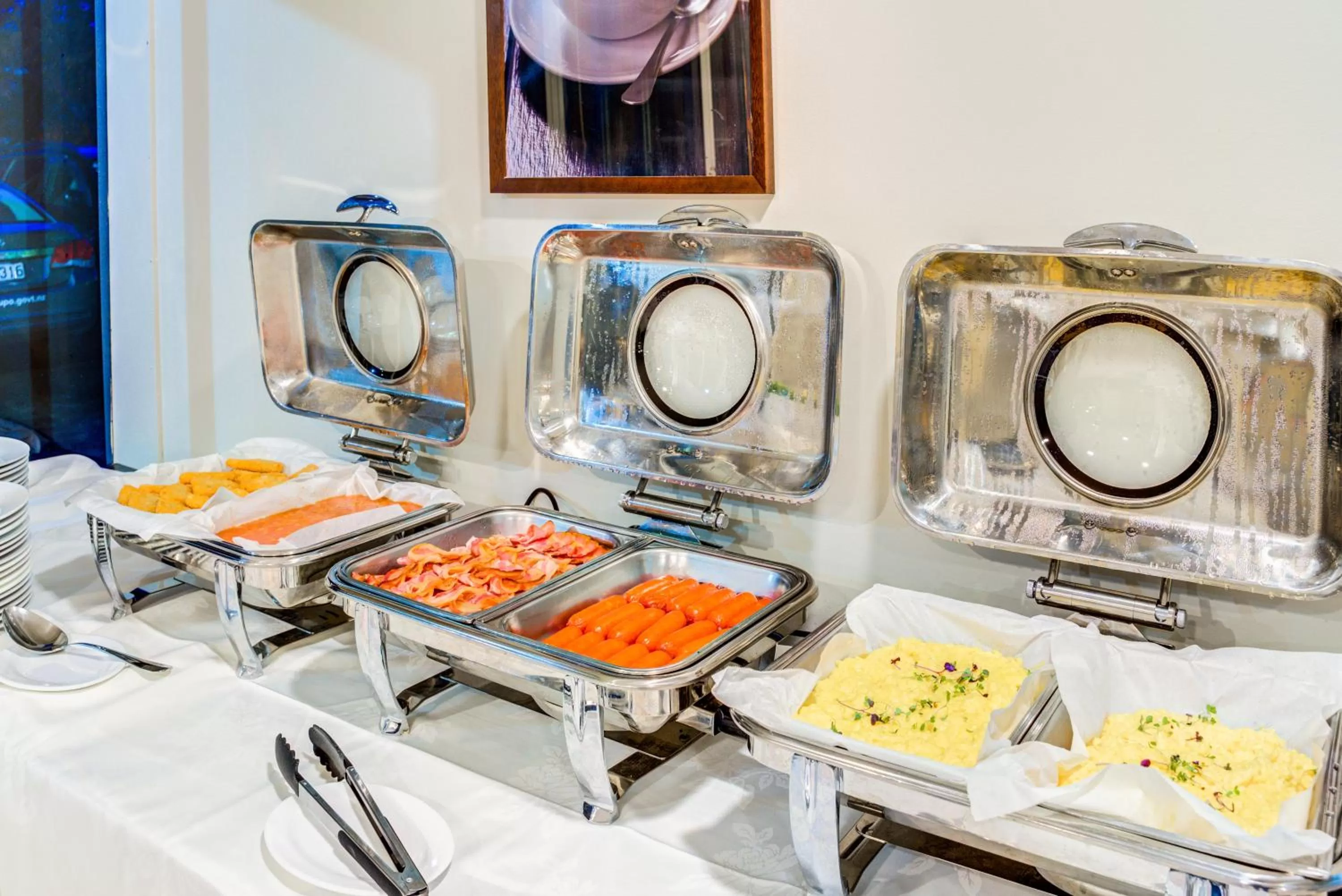 Breakfast in Ascotia Off Queen