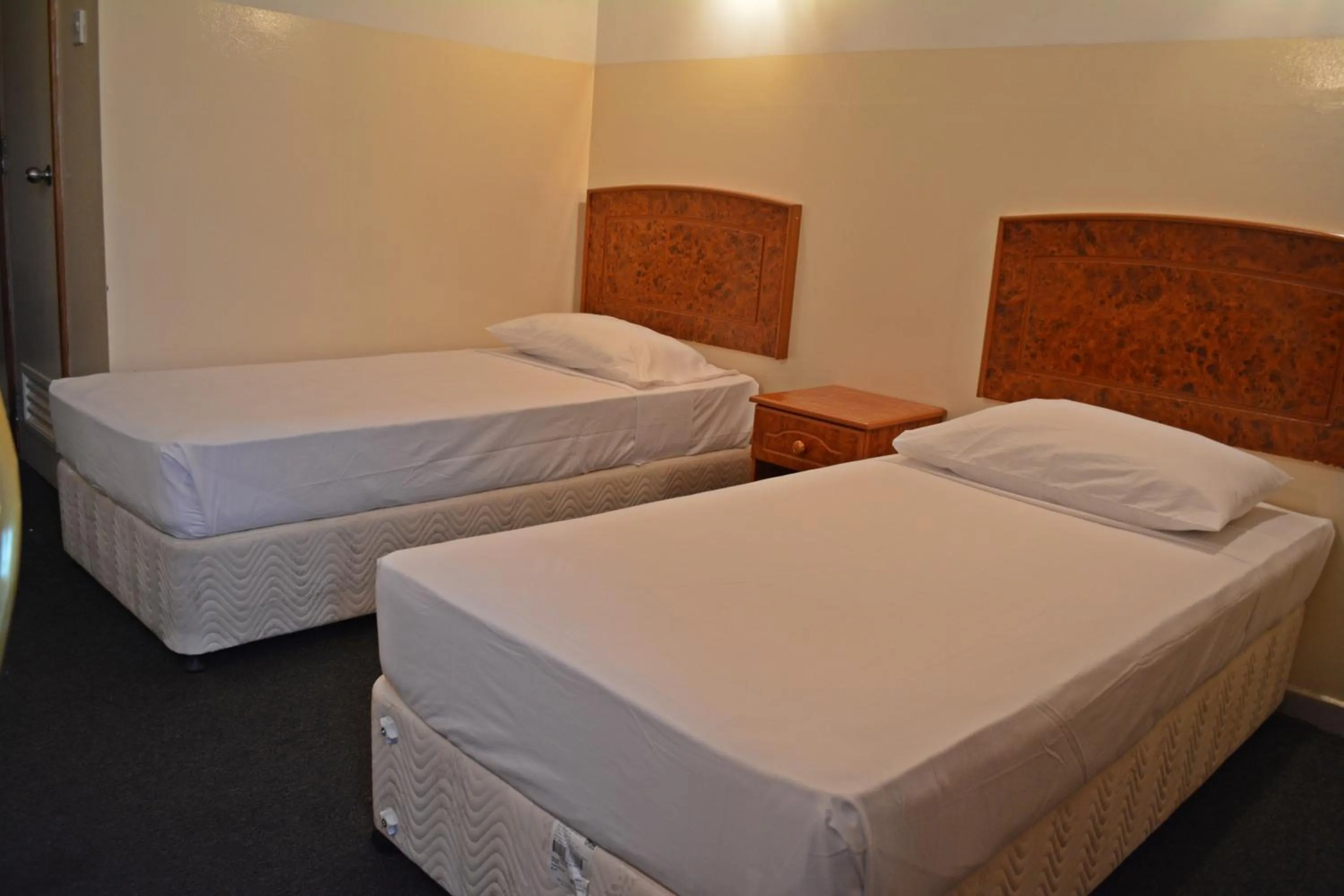 Photo of the whole room in Queens Hotel Next Sabkha Bus Station