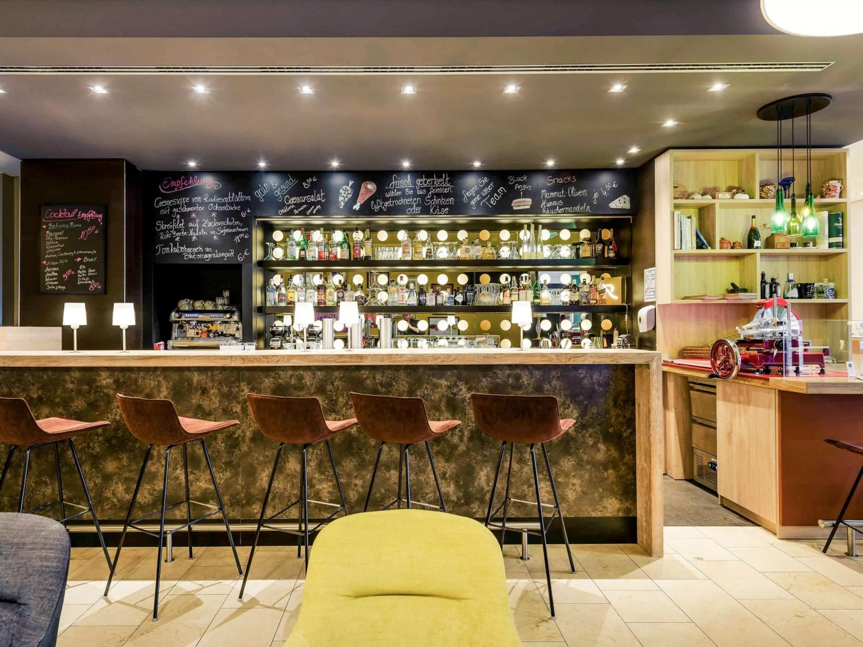 Lounge or bar in Mercure Hotel Hannover Mitte