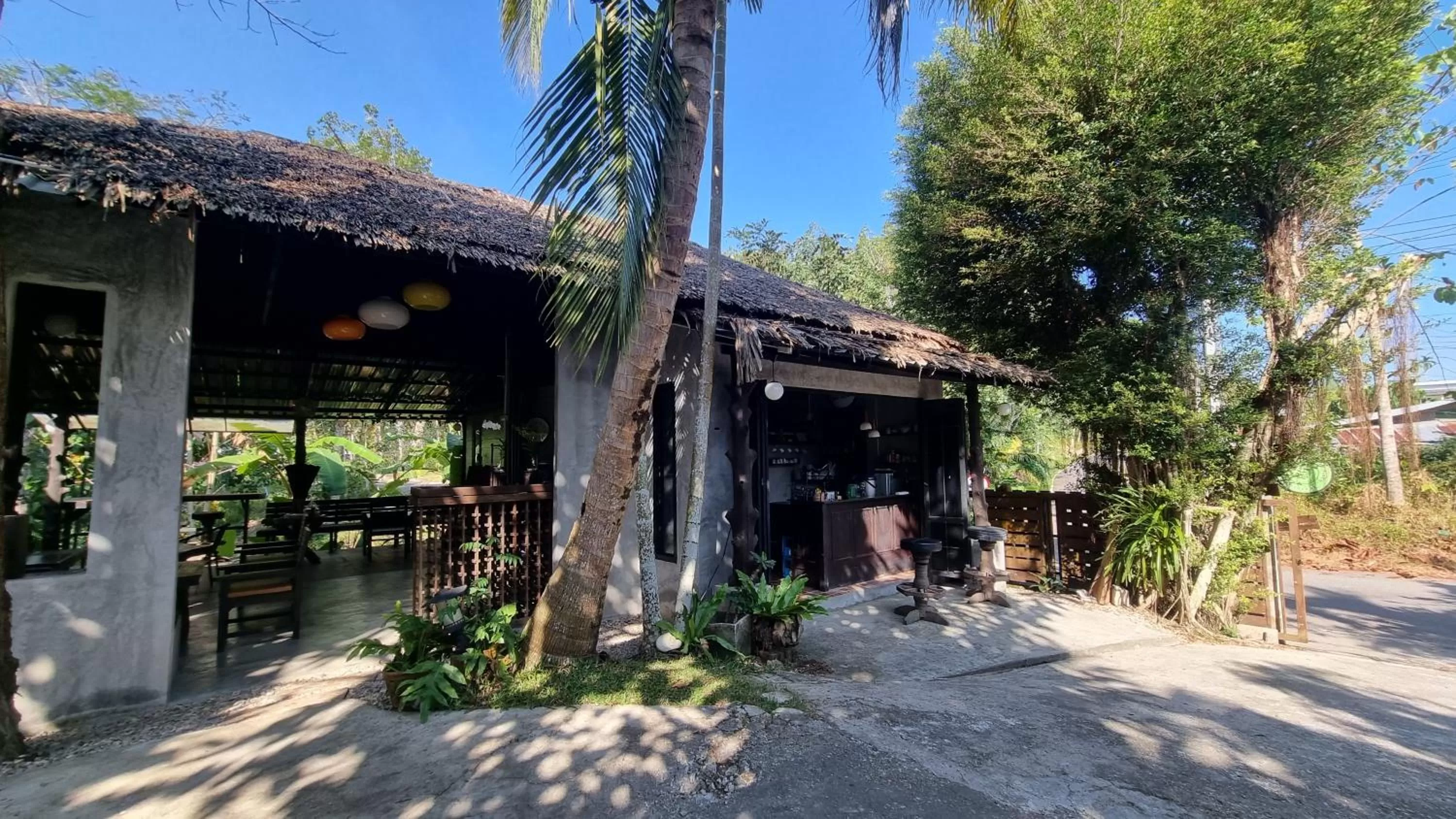 Communal kitchen in Aonang Third Place Hometel