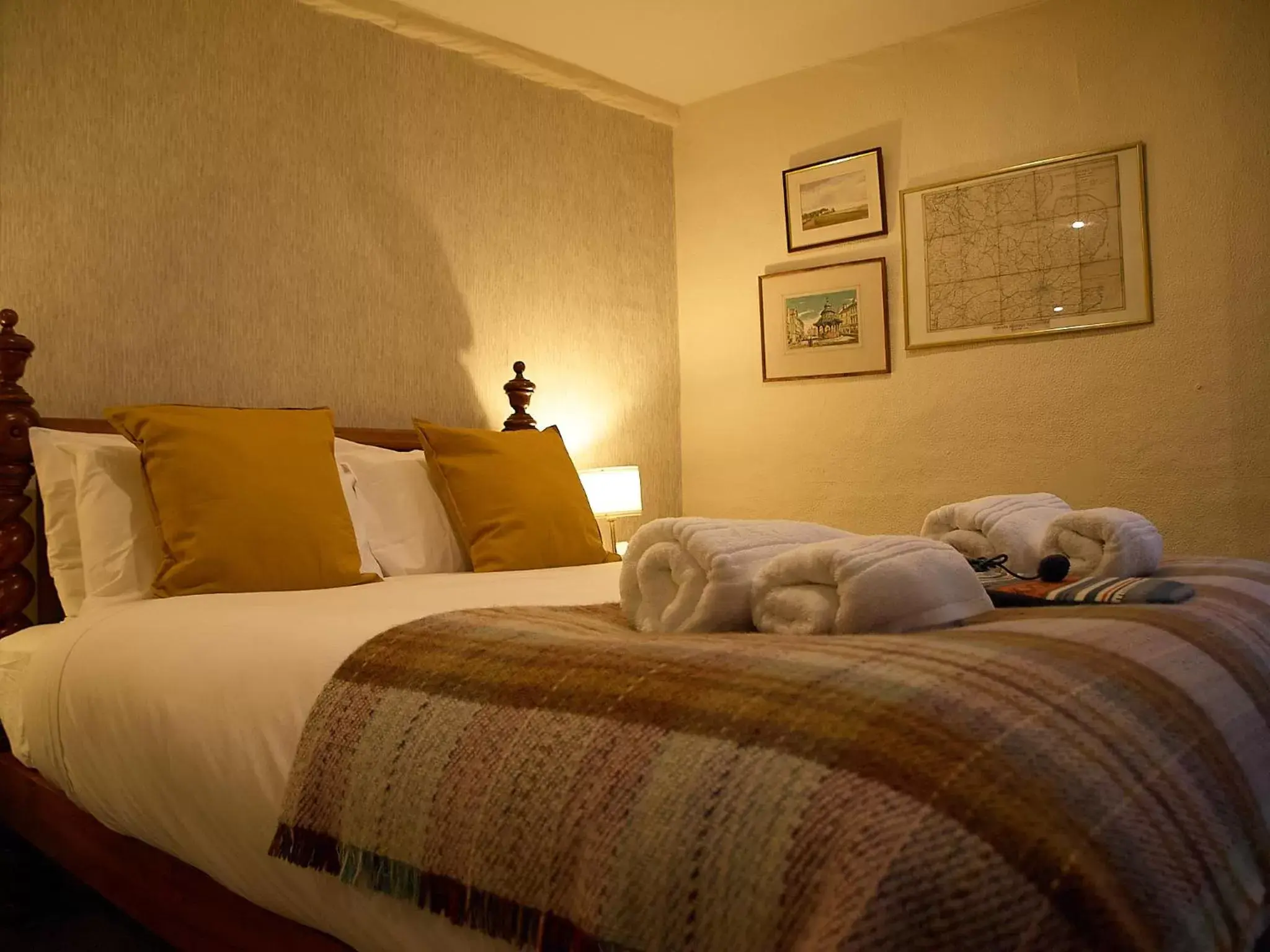 Double Room with Private Bathroom in Painters at the Angel Double Room with Private Bathroom in Painters at the Angel