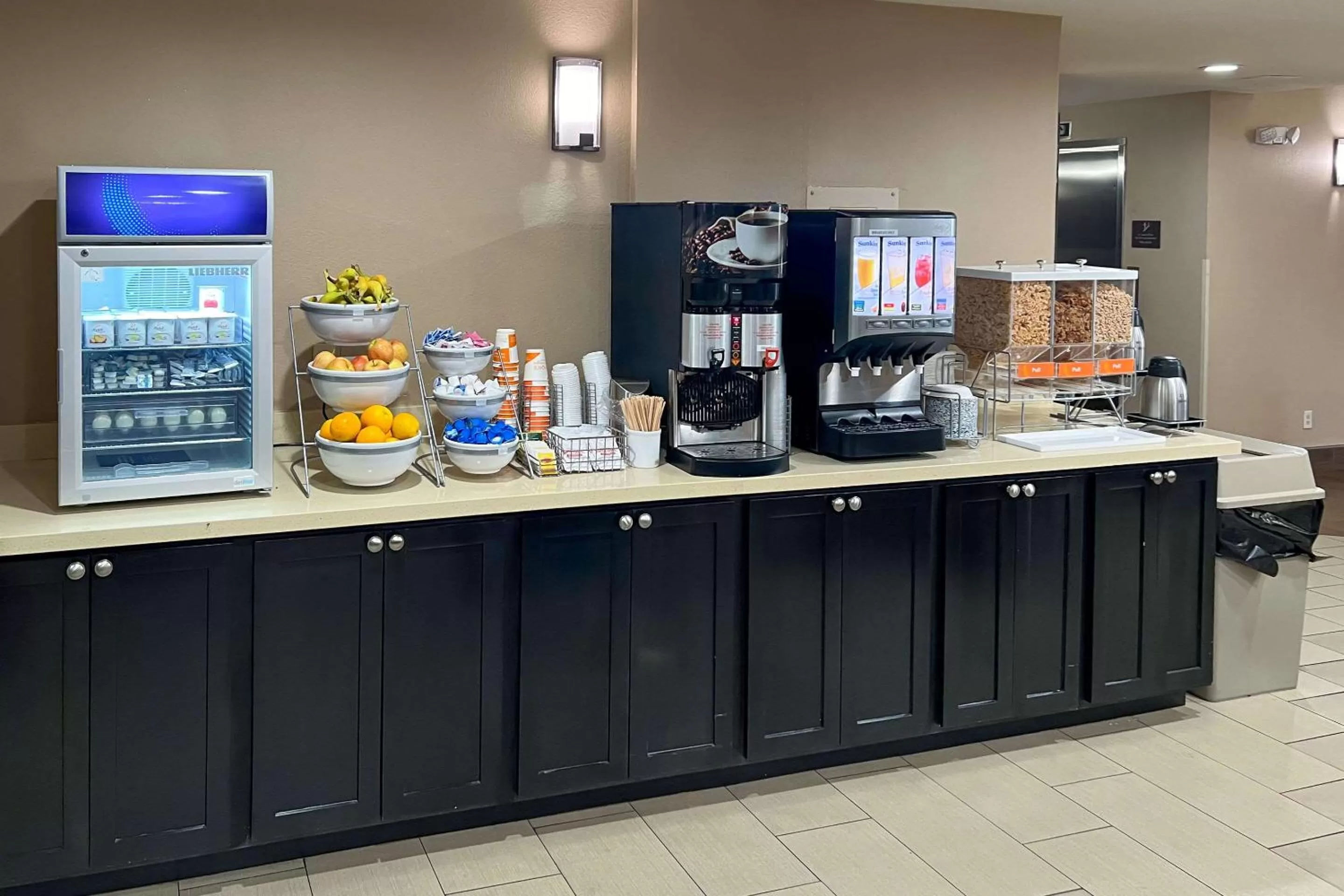 Breakfast in Comfort Inn & Suites Surprise Near Sun City West