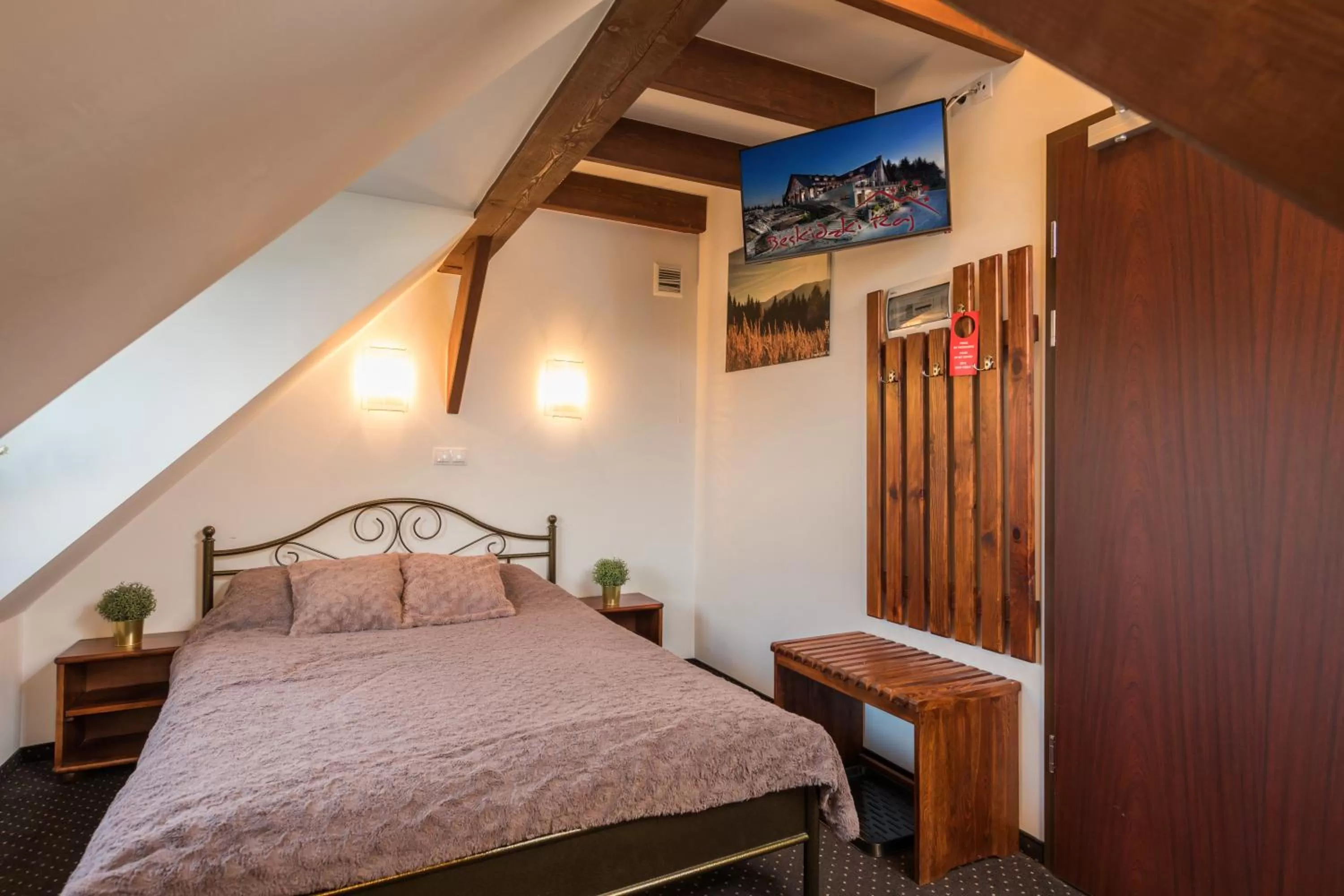 Bed in Hotel Beskidzki Raj Medical SPA