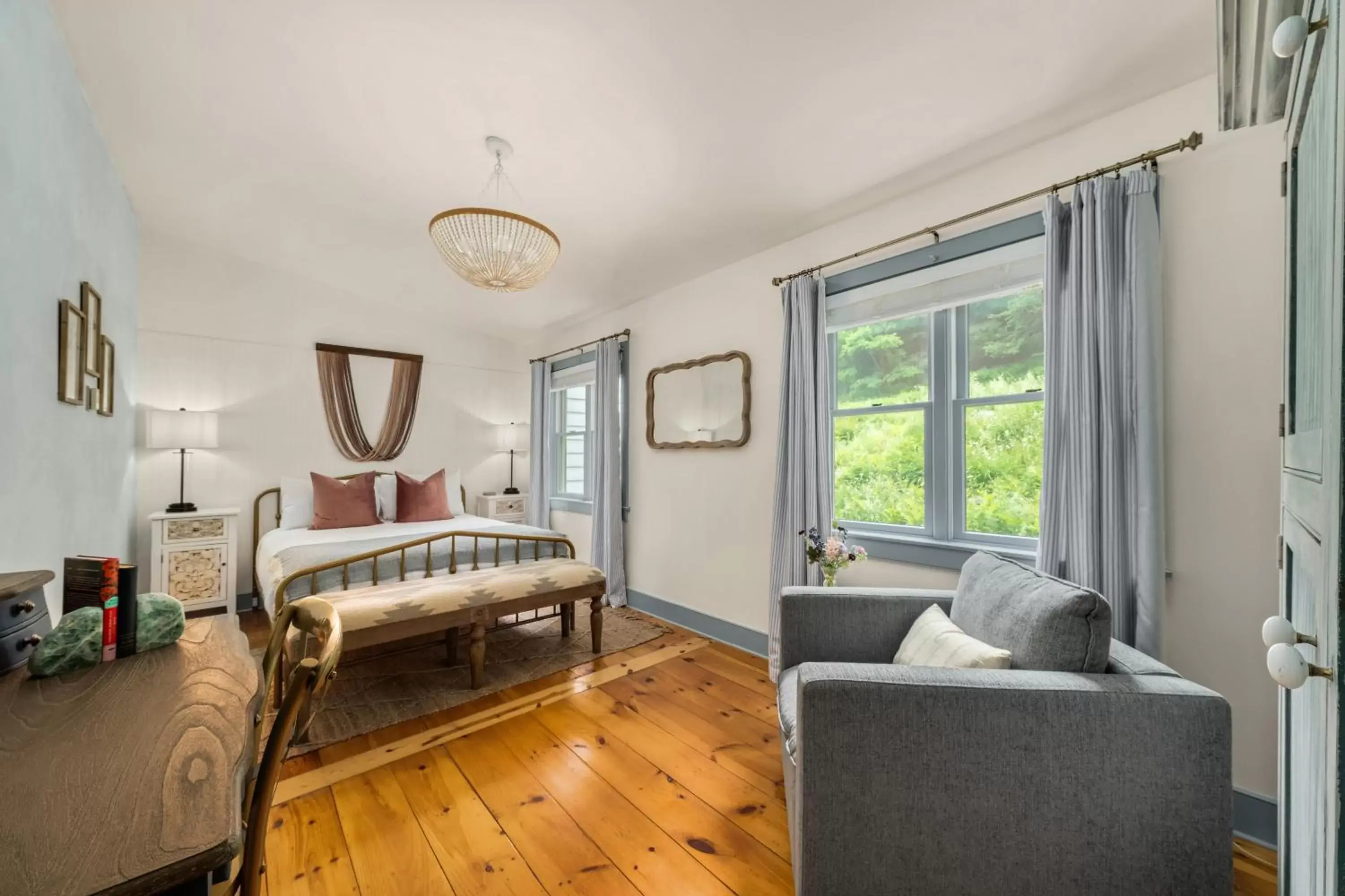 Deluxe Queen Room in Inn at Silver Maple Farm Deluxe Queen Room in Inn at Silver Maple Farm