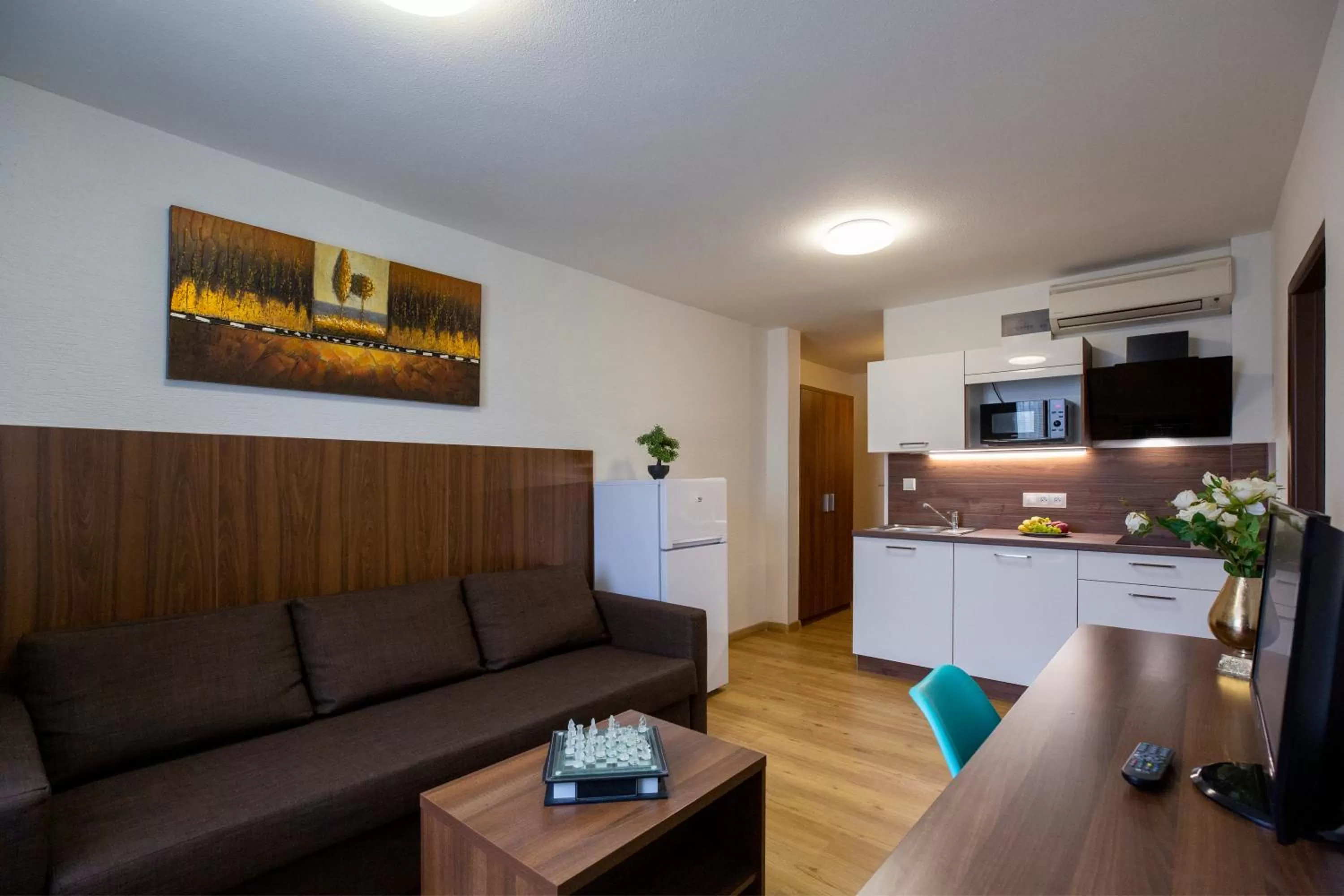 Kitchen or kitchenette in WX Hotel