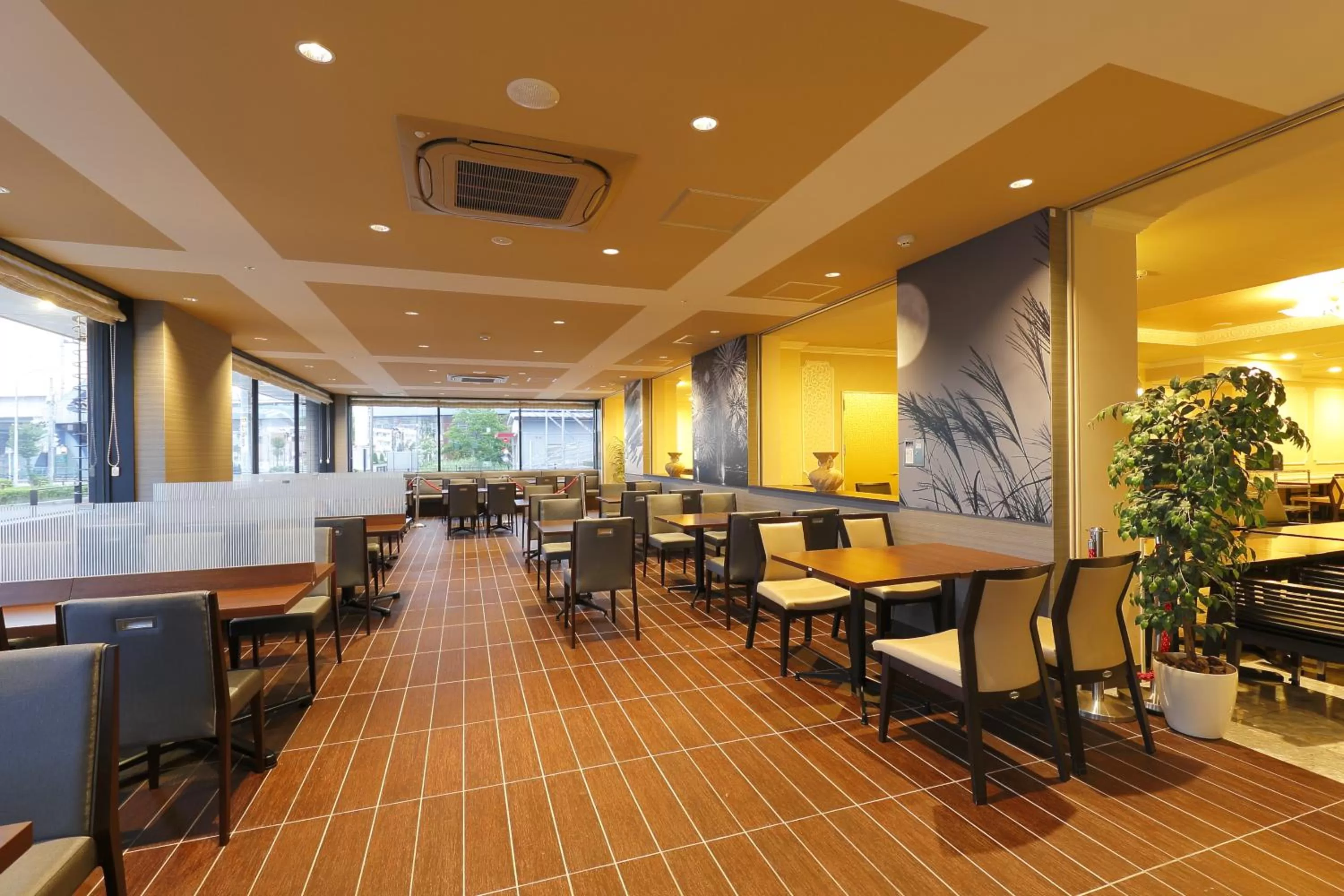 Restaurant/places to eat in Spring Sunny Hotel Nagoya Tokoname ekimae