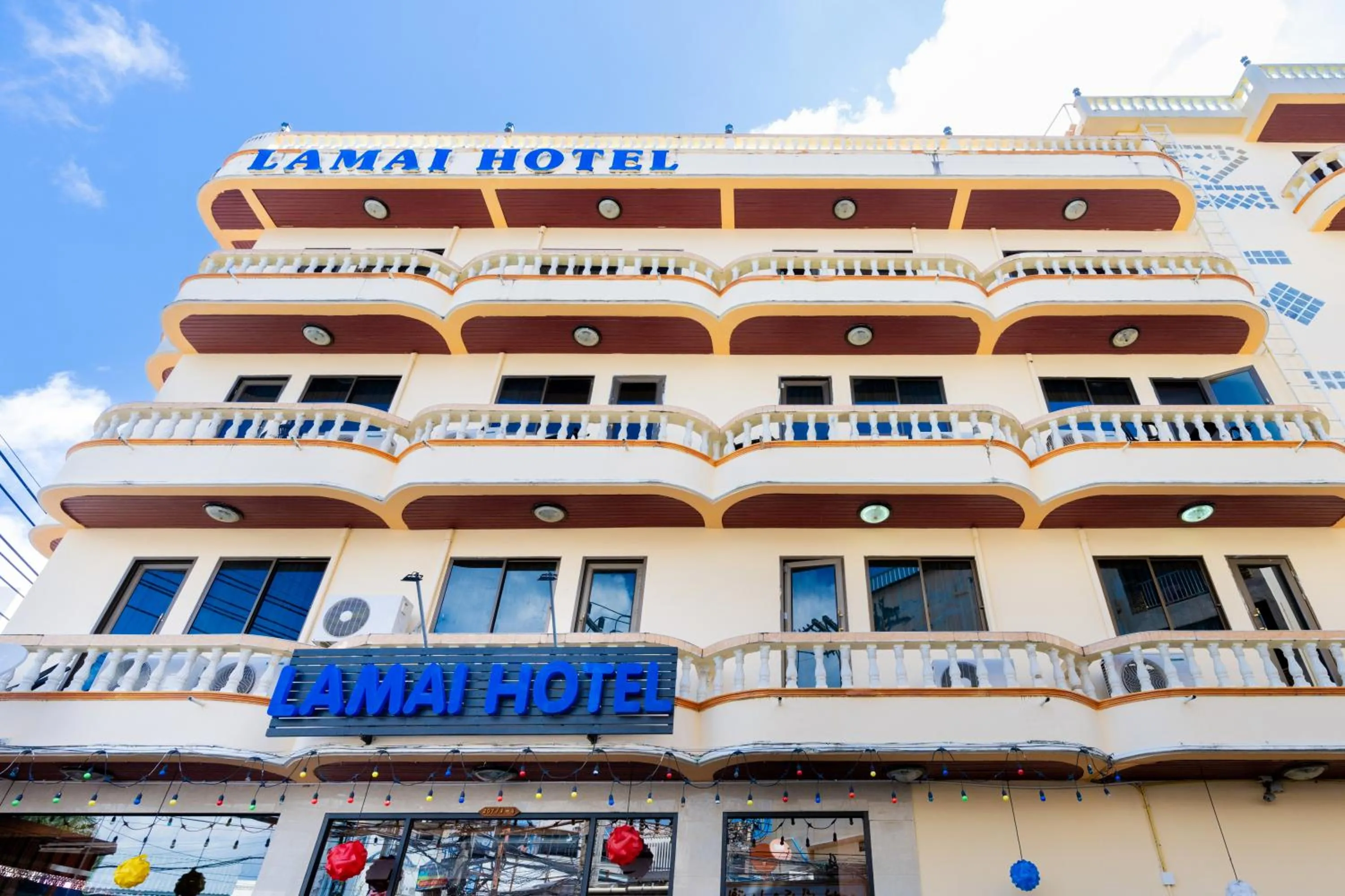 Facade/entrance in Lamai Hotel