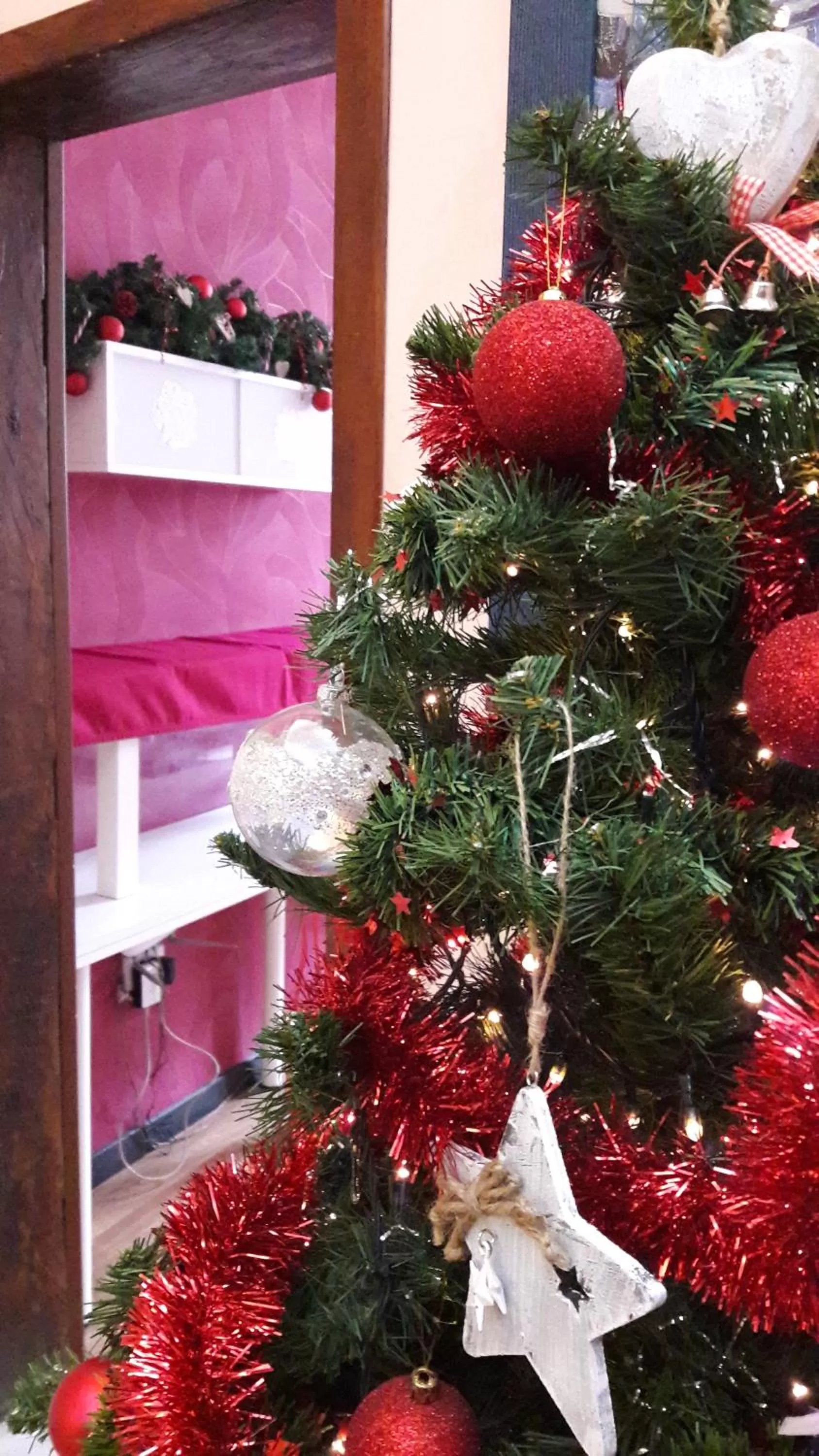 Decorative detail in Hotel Mimosa Pantheon