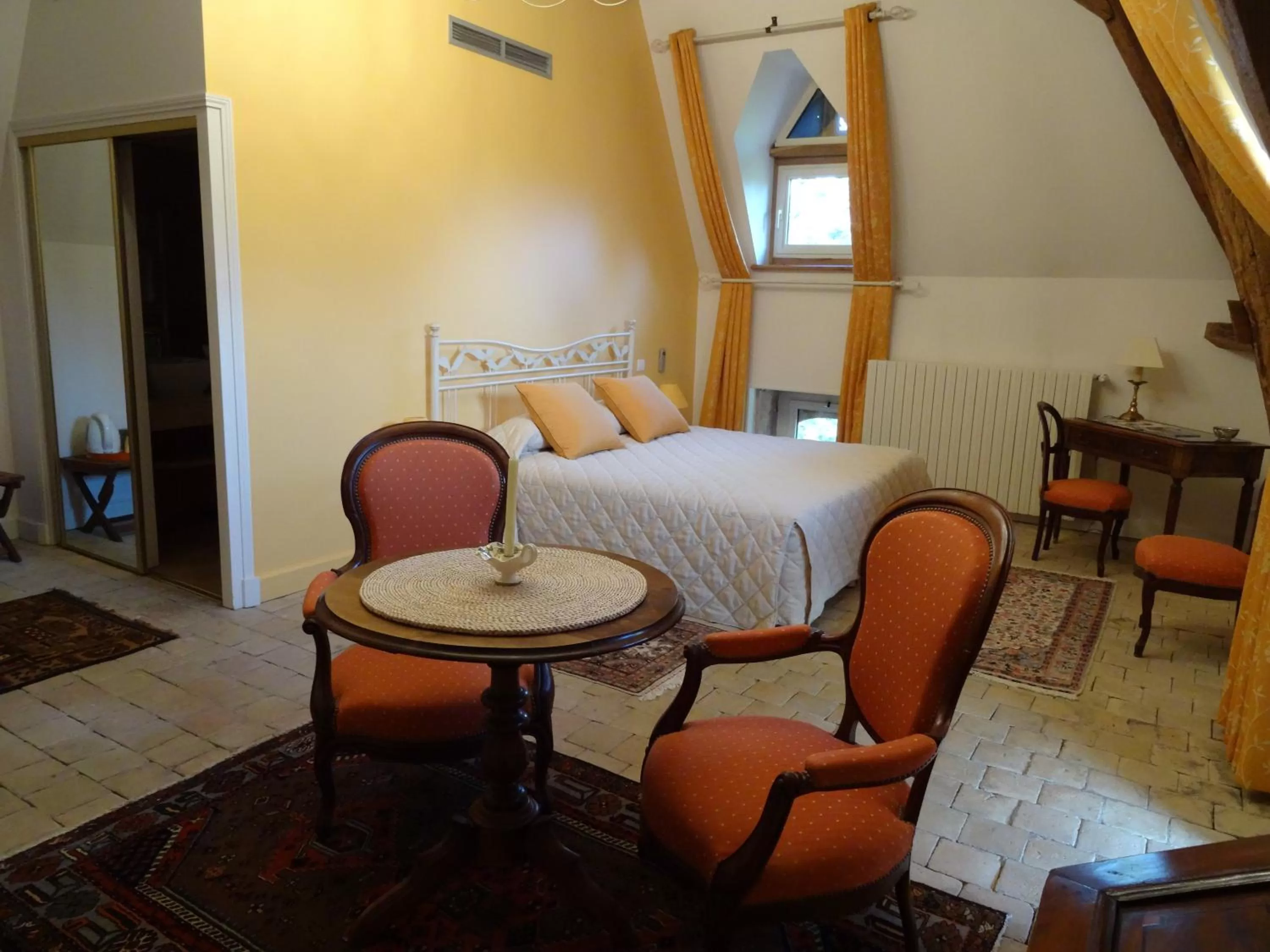 Bed in Gentilhommière de Collonges